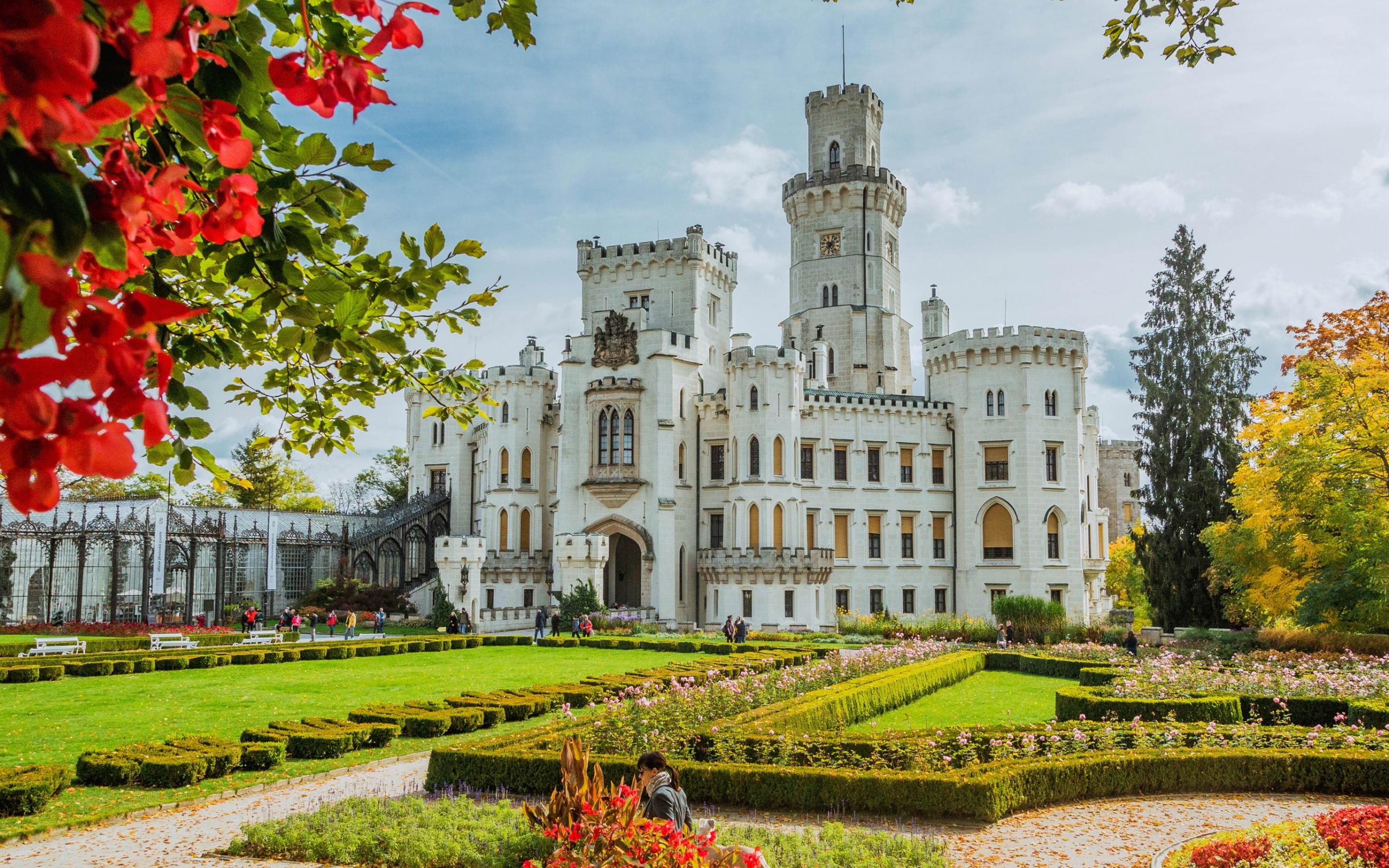 2560x1600 Download wallpaper Hluboka Castle, beautiful castle, garden, Czech castles, ancient castles, Hluboka nad Vltavou, Czech Republic for desktop with resolution 2560x1600. High Quality HD picture wallpaper