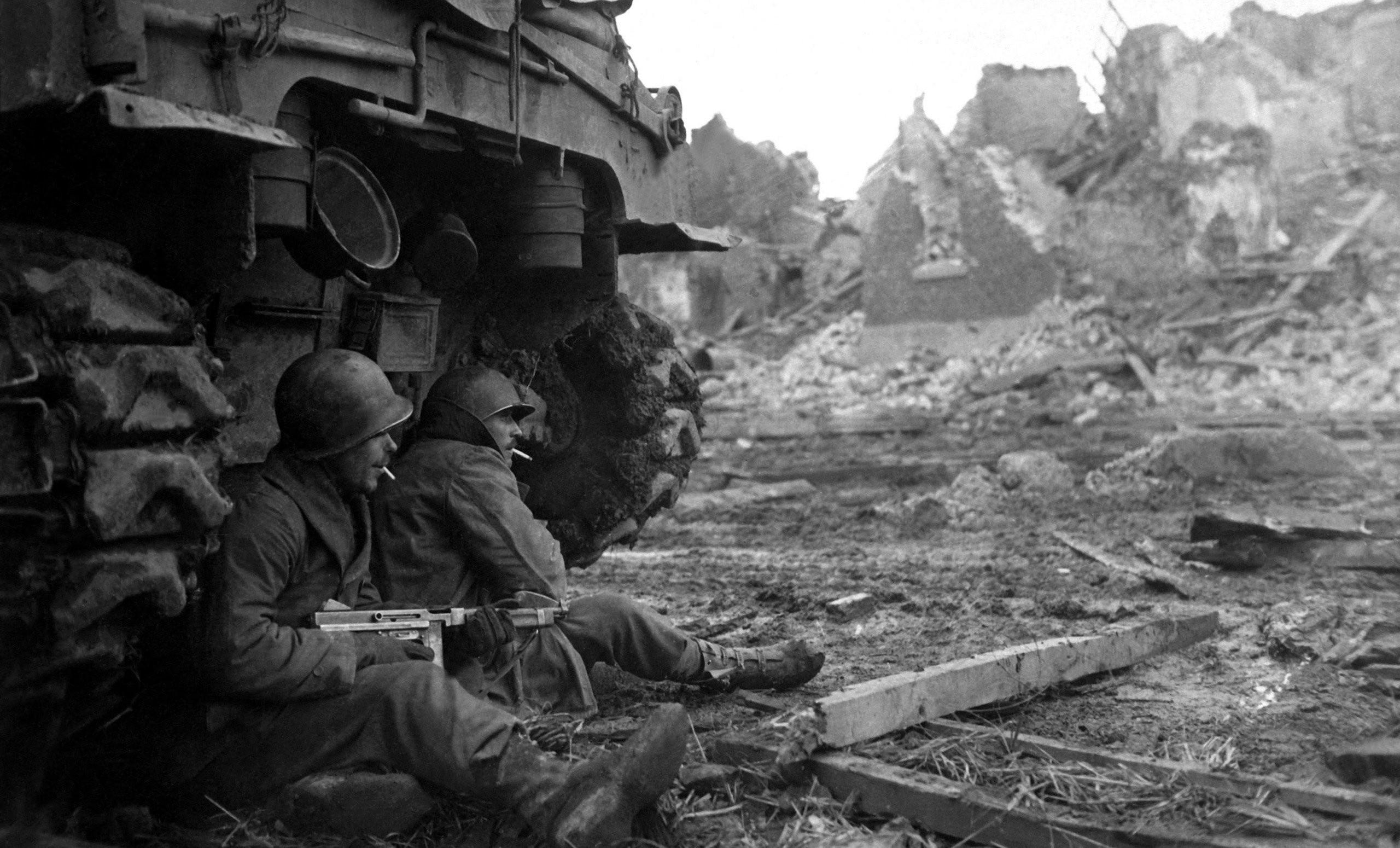 2560x1550 WW2 Wallpaper Image