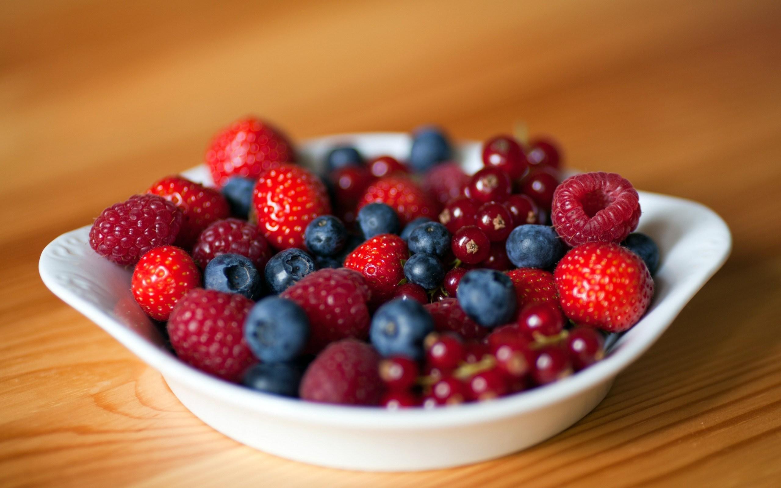 2560x1600 Berries and Currants Wallpaper 44072 2560x1600px