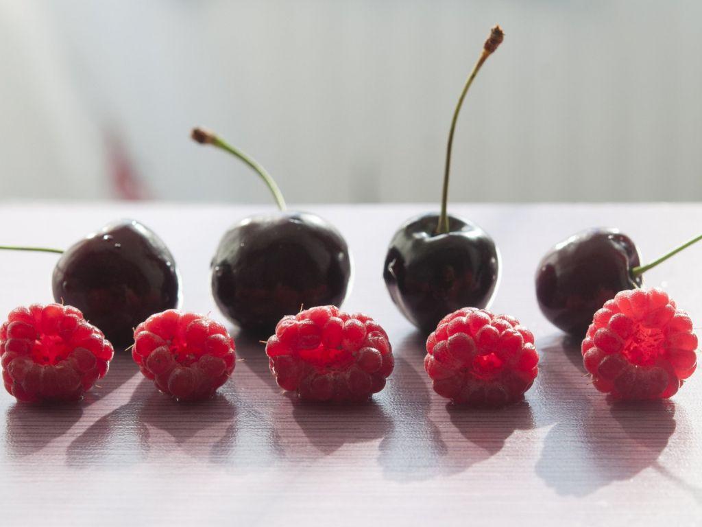 1024x768 Berries 4K wallpaper for your desktop or mobile screen free and easy to download