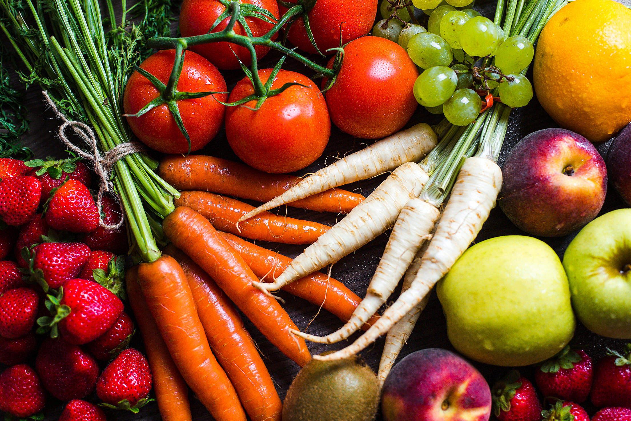 2210x1473 Fresh & Colorful Fruits and Vegetables Free