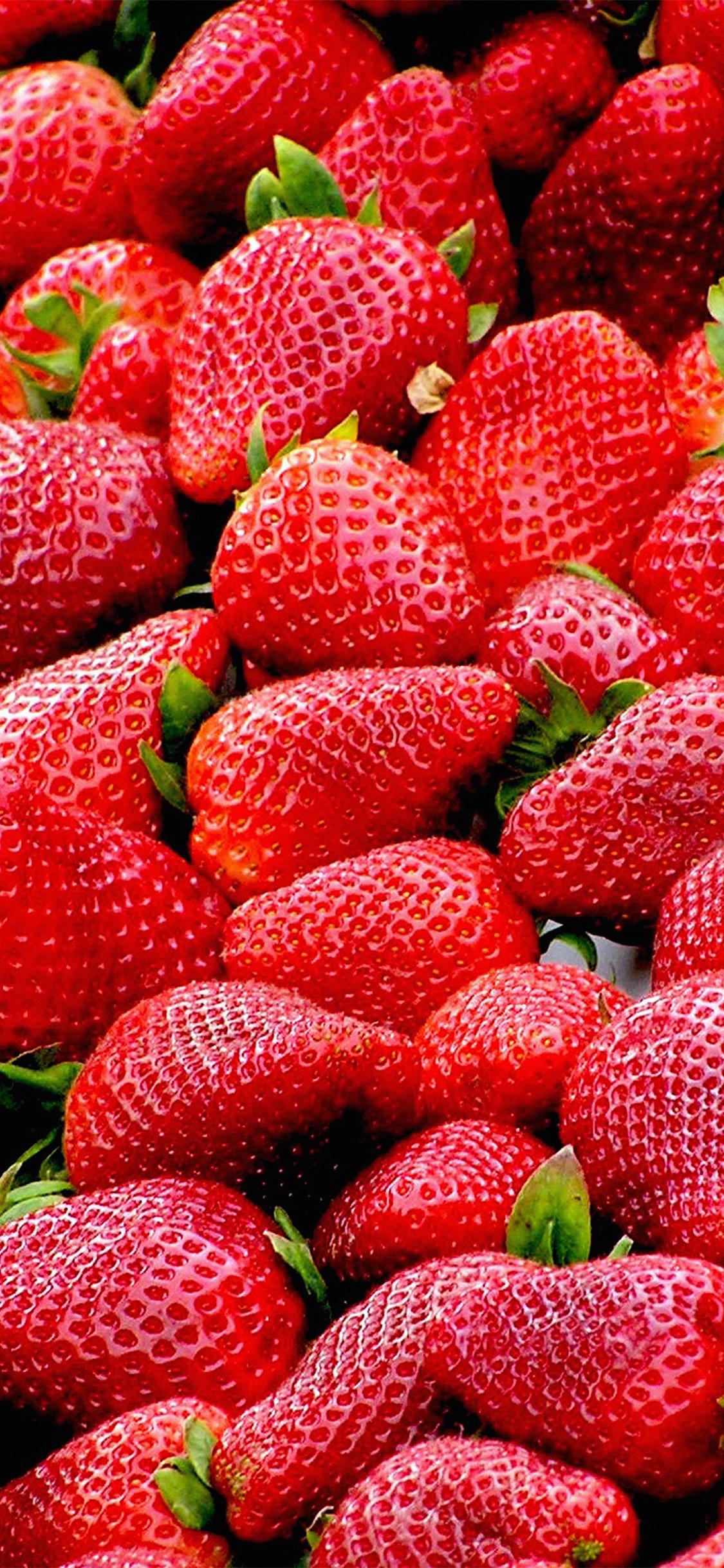 1125x2436 Red Strawberry Fruit Wallpaper