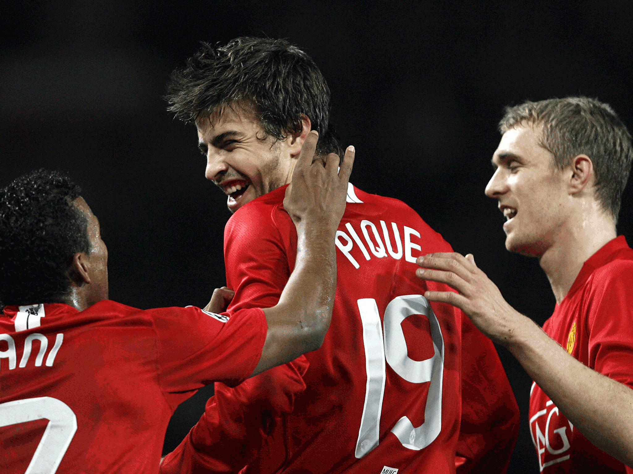 2048x1536 Manchester United news: Gerard Pique jokes that players were 'b*******' to him at Old Trafford