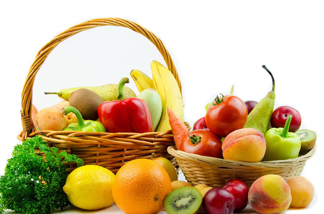 1280x847 Wallpaper Tomatoes Orange fruit Lemons Peaches Wicker basket Food