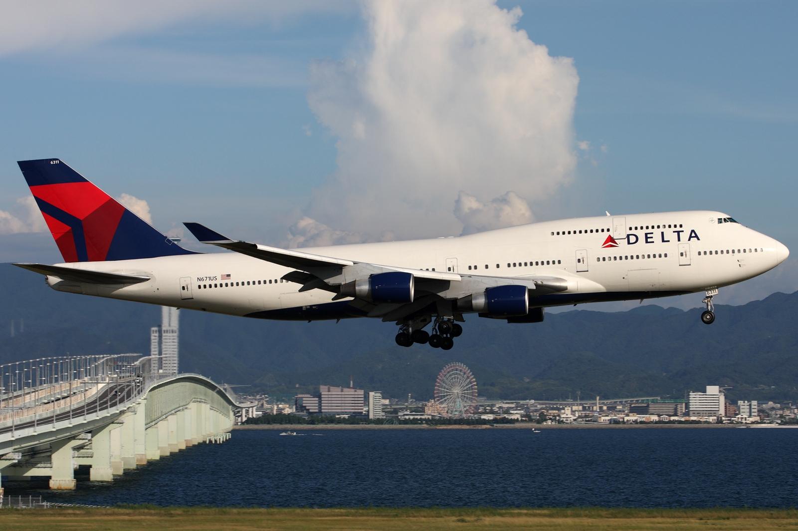1600x1065 Delta 747 Wallpaper