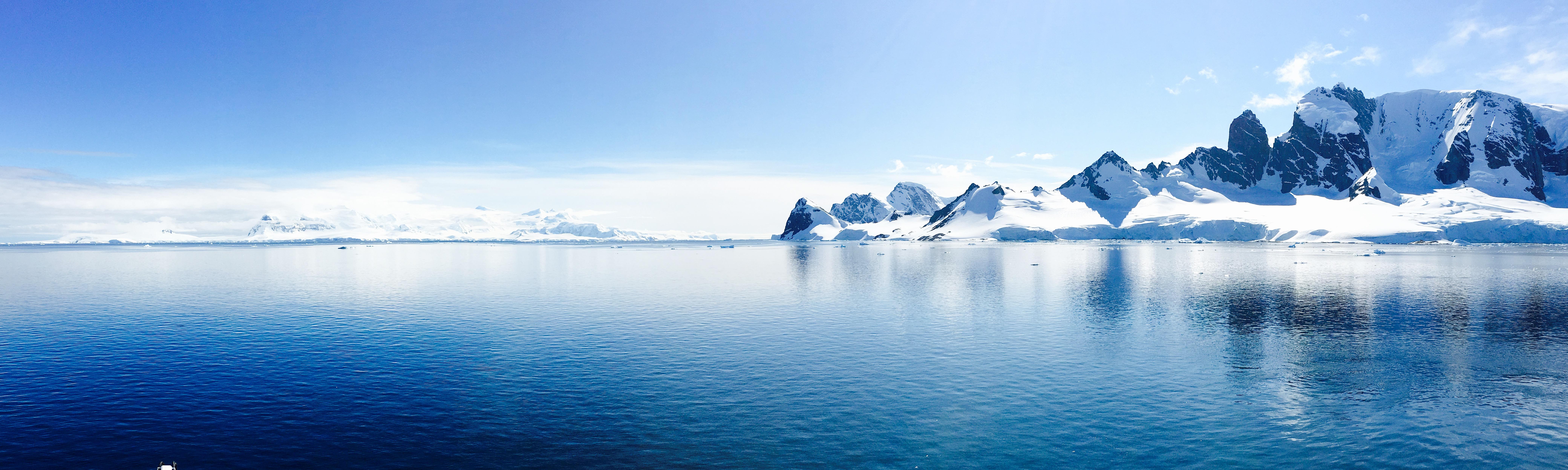 8320x2494 Dual Screen Wallpaper Antarctic