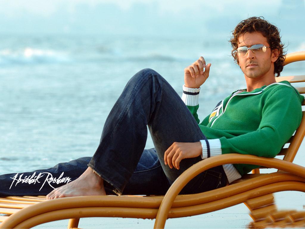 1024x768 Hrithik Roshan Dhoom 2 Hairstyle