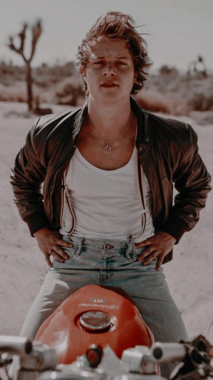 750x1333 college lockscreens