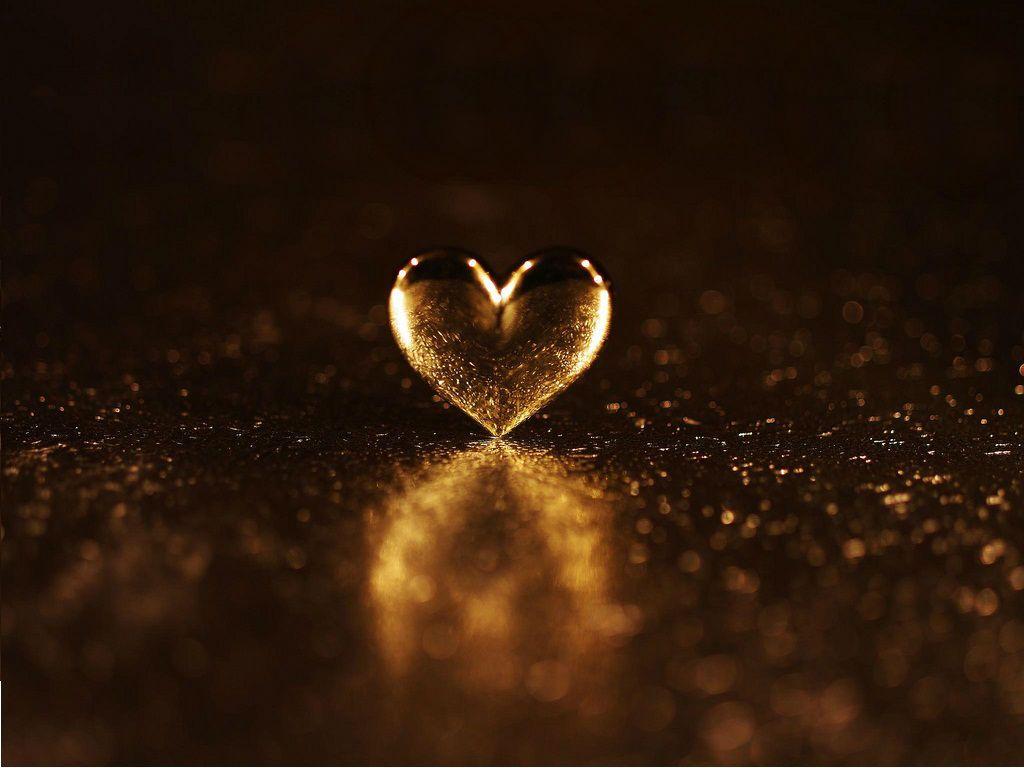 1024x768 Desktop Brown Heart Wallpaper