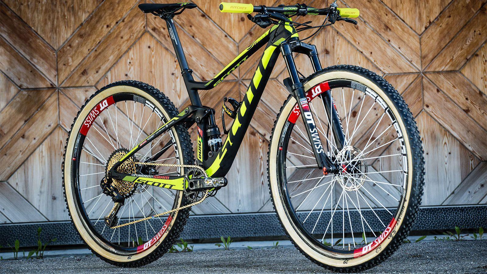 1600x900 Downhill Mountain Bike 2017 Wallpaper