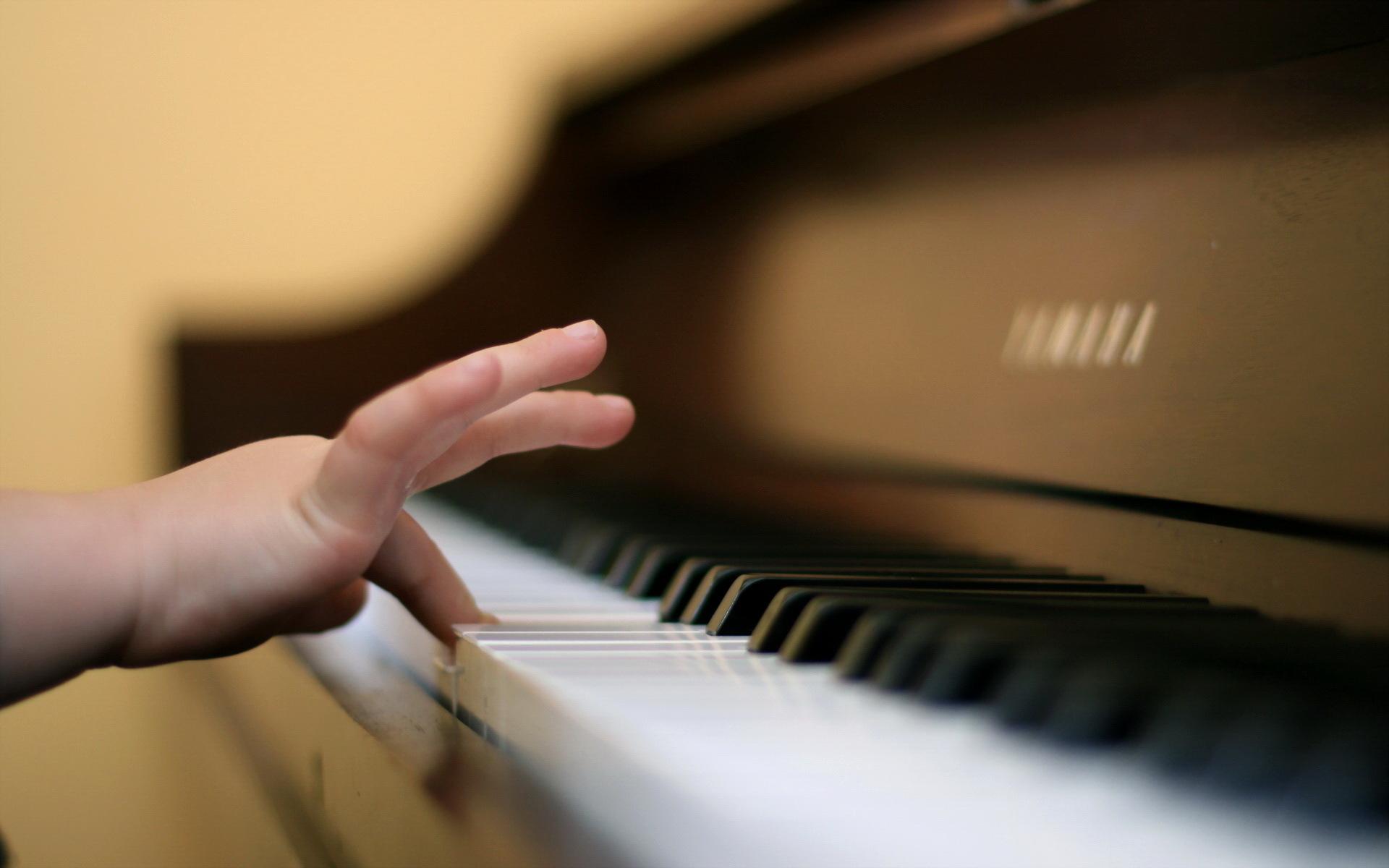 1920x1200 Piano Wallpaper HD
