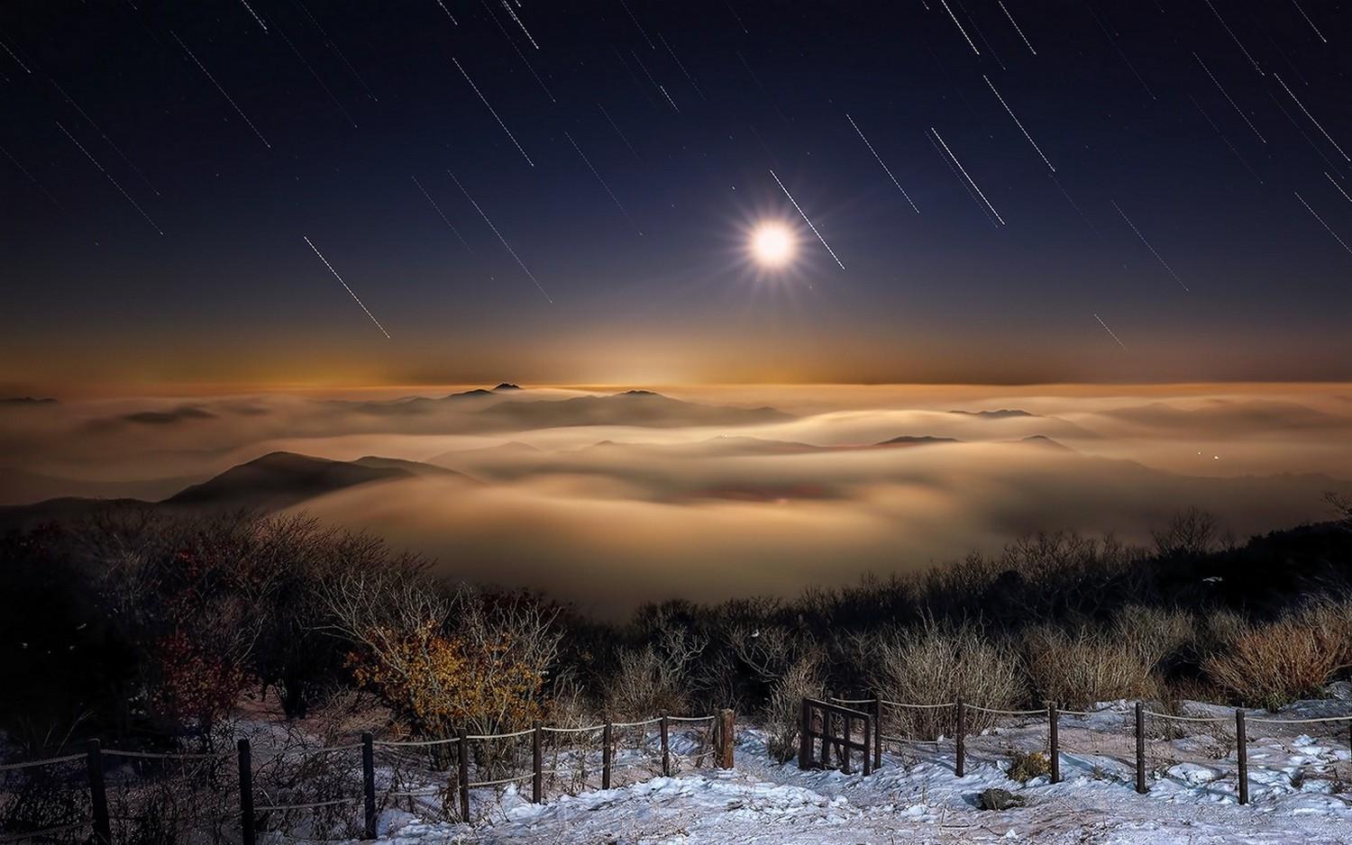 1500x938 nature, Landscape, Moon, Moonlight, Winter, Shrubs, Starry Night, Snow, Fence, Clouds, Hill, South Korea, Long Exposure Wallpaper HD / Desktop and Mobile Background