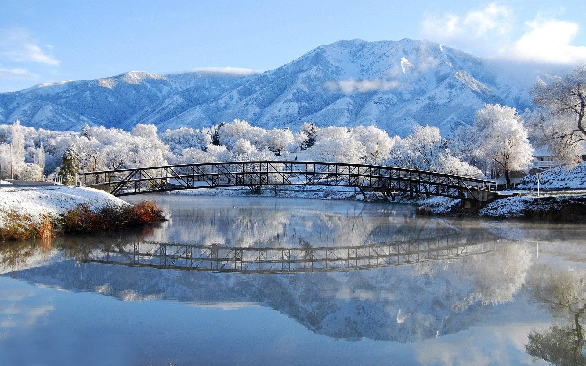 1920x1200 Bridge over a lake in winter HD wallpaper