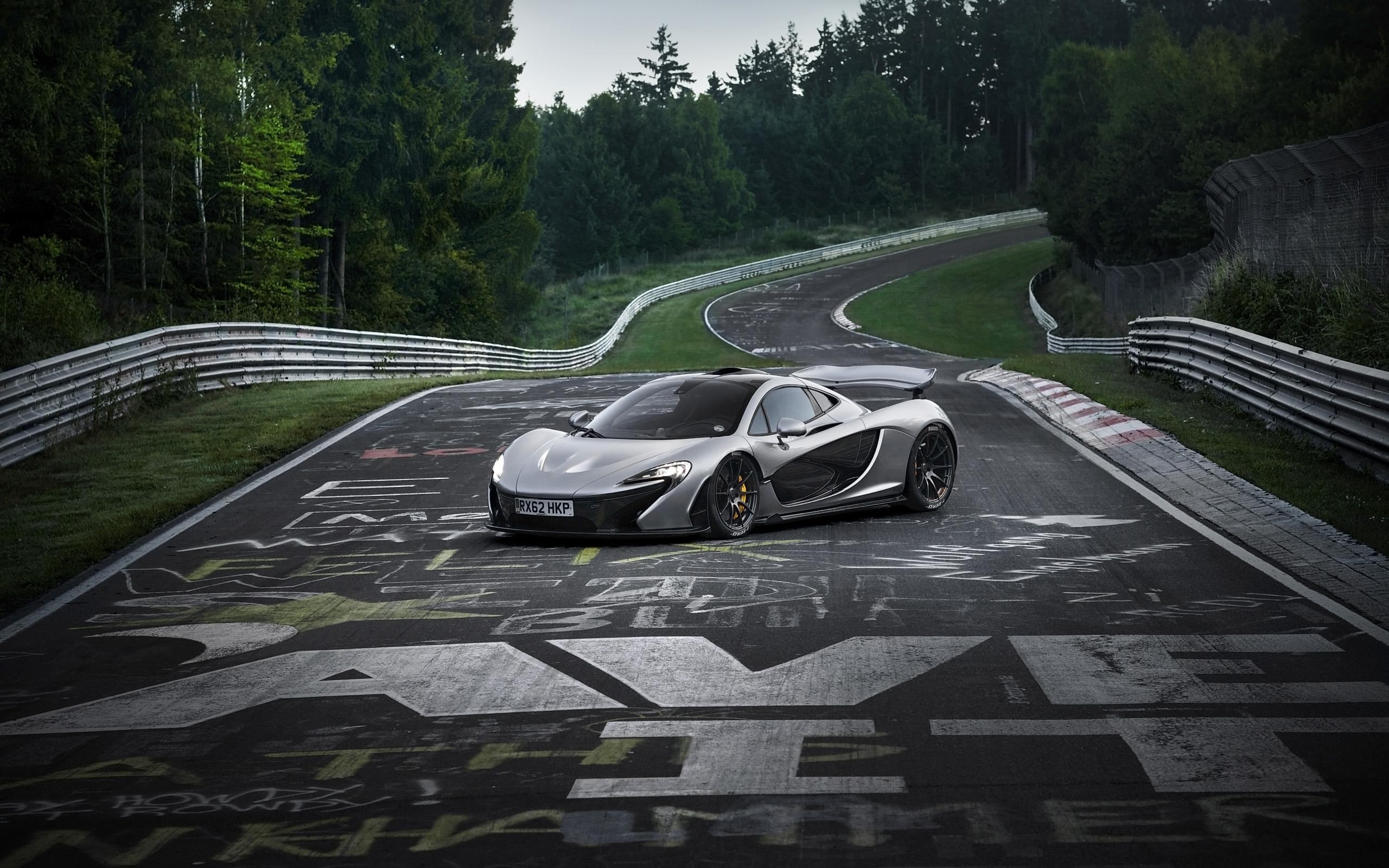 2560x1600 McLaren P1 at Nurburgring