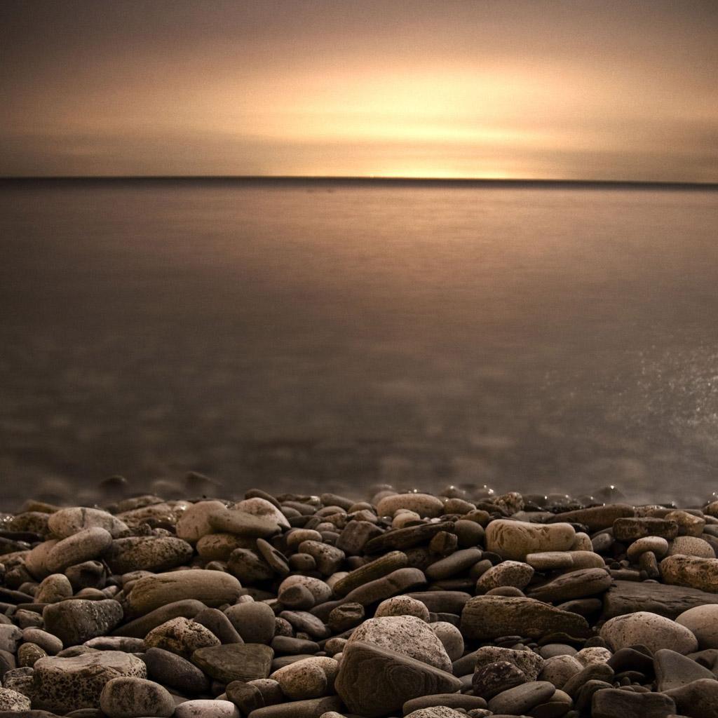 1024x1024 Lake Ontario Beach iPad Wallpaper
