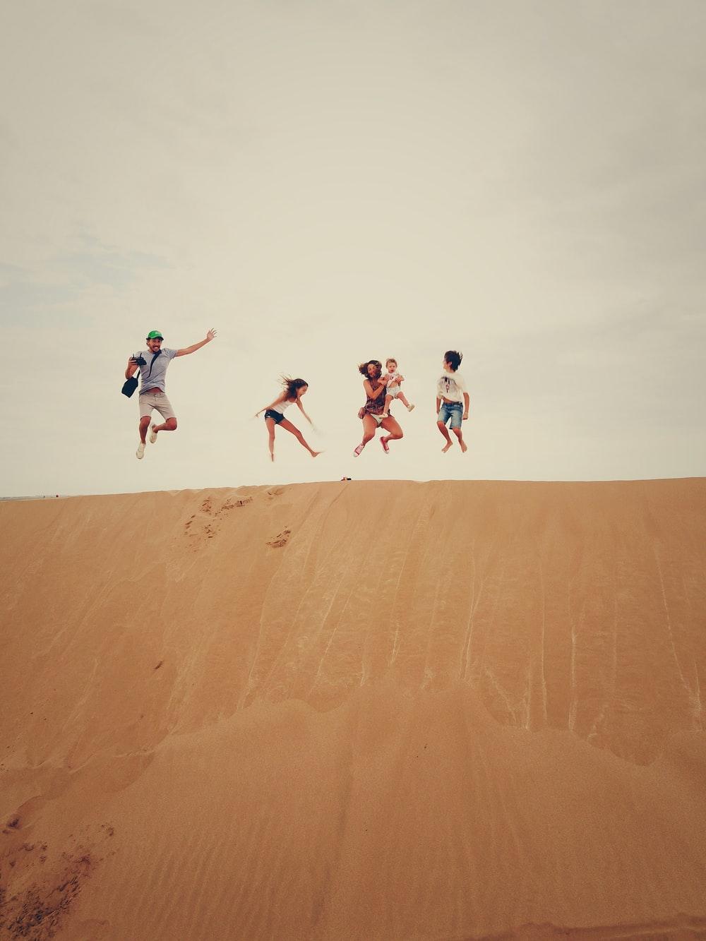 1000x1333 Family Travel Picture. Download Free Image