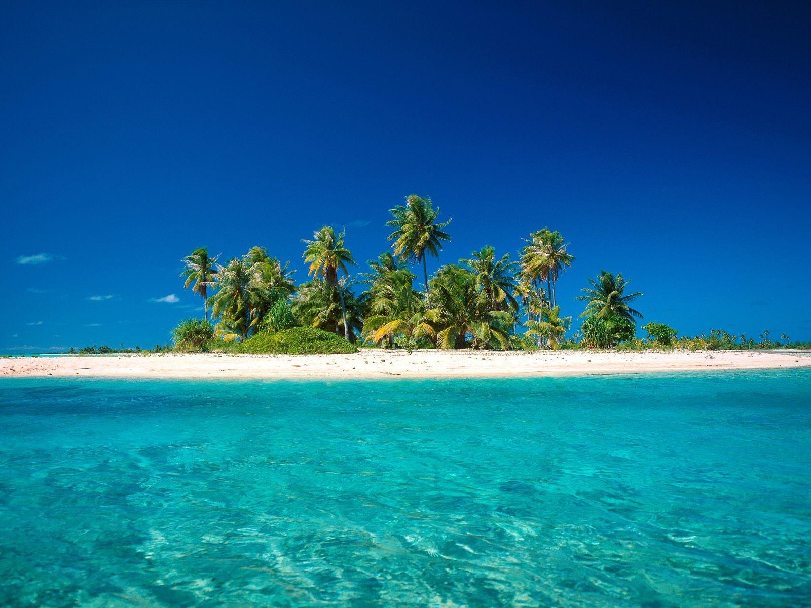 1600x1200 Free download Bora Wallpaper Tahiti Travel Guide Family 1600x1200px Football [1600x1200] for your Desktop, Mobile & Tablet. Explore Wallpaper Travel Guides. Wallpaper New York City Guide, Travel Cities Wallpaper
