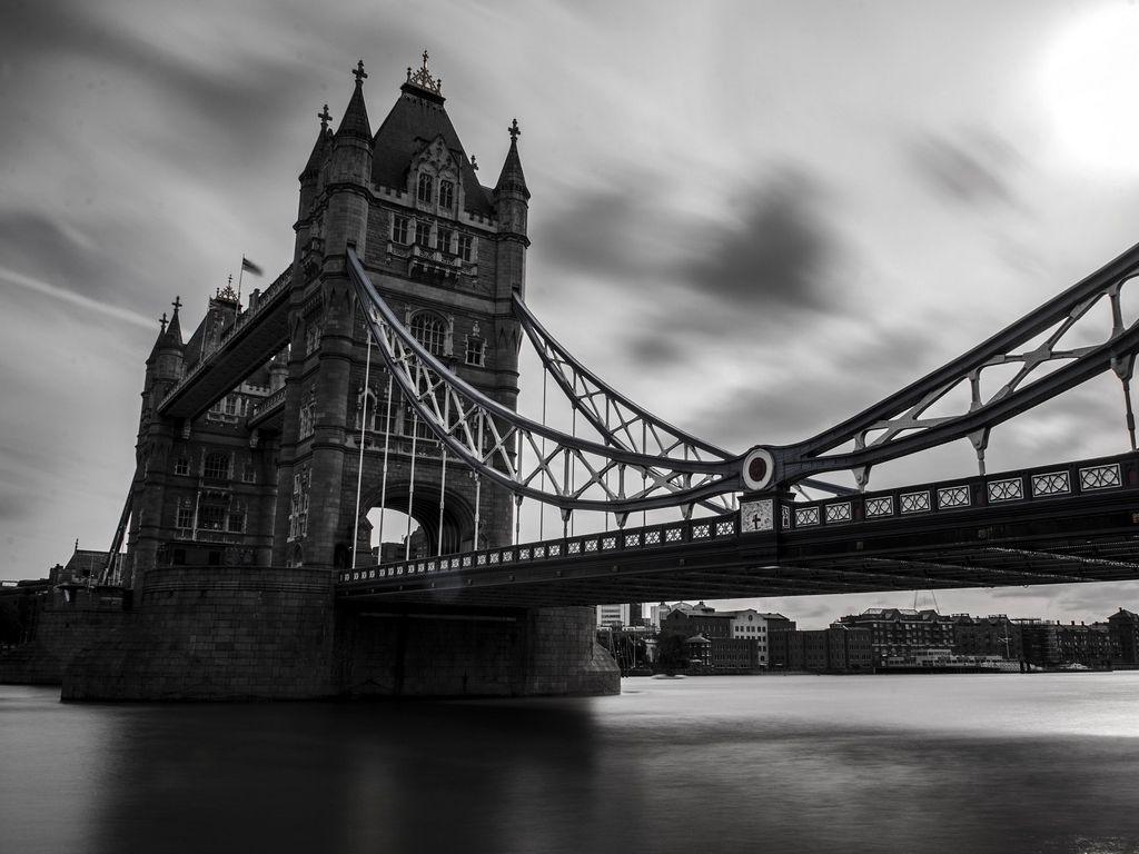 1024x768 Download wallpaper 1024x768 uk, tower bridge, london, black white standard 4:3 HD background
