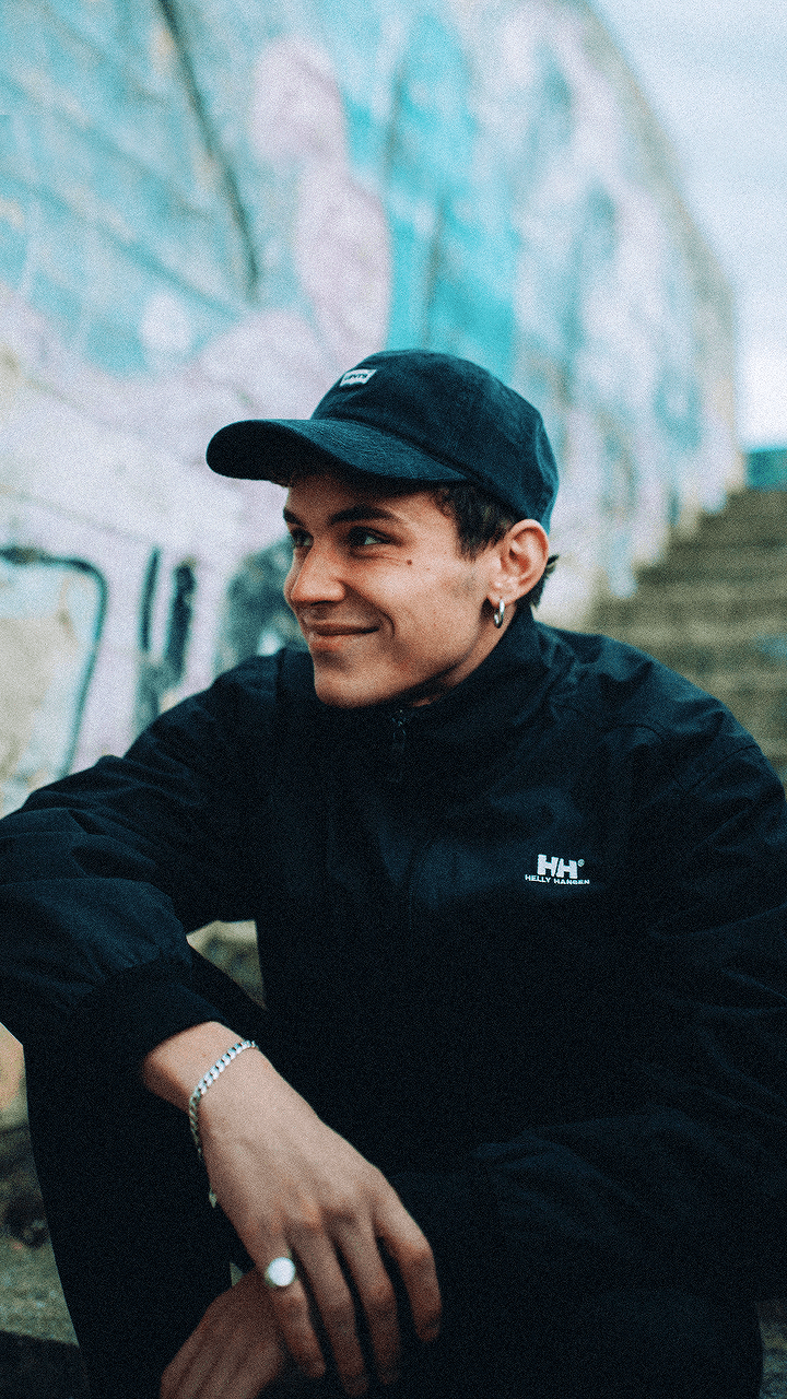 720x1280 aron piper wallpaper