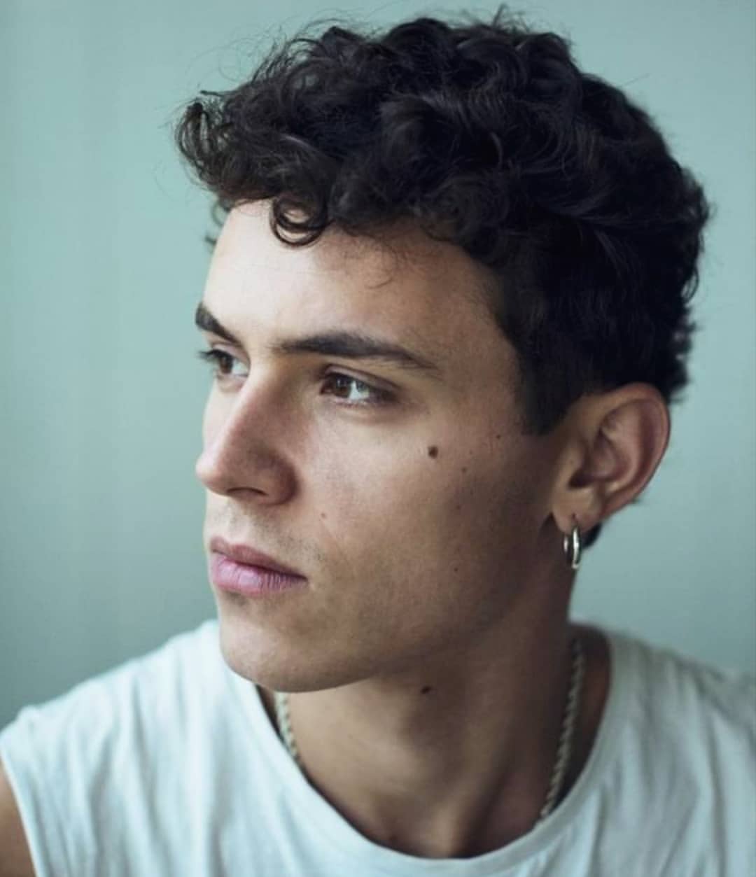 1080x1253 Arón Piper
