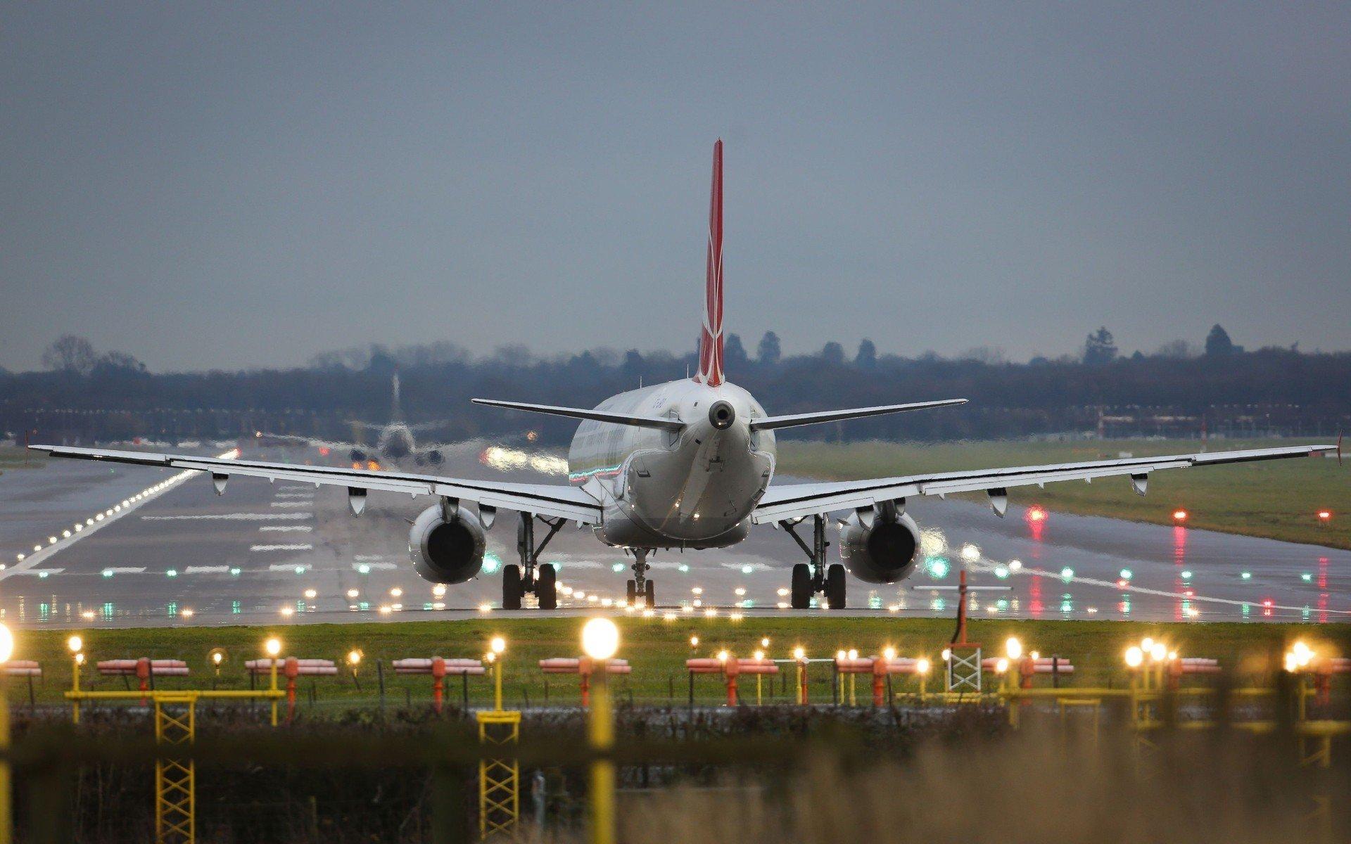 1920x1200 aircraft, Passenger aircraft, Airplane, Airport, Turkish Airlines, Runway Wallpaper HD / Desktop and Mobile Background