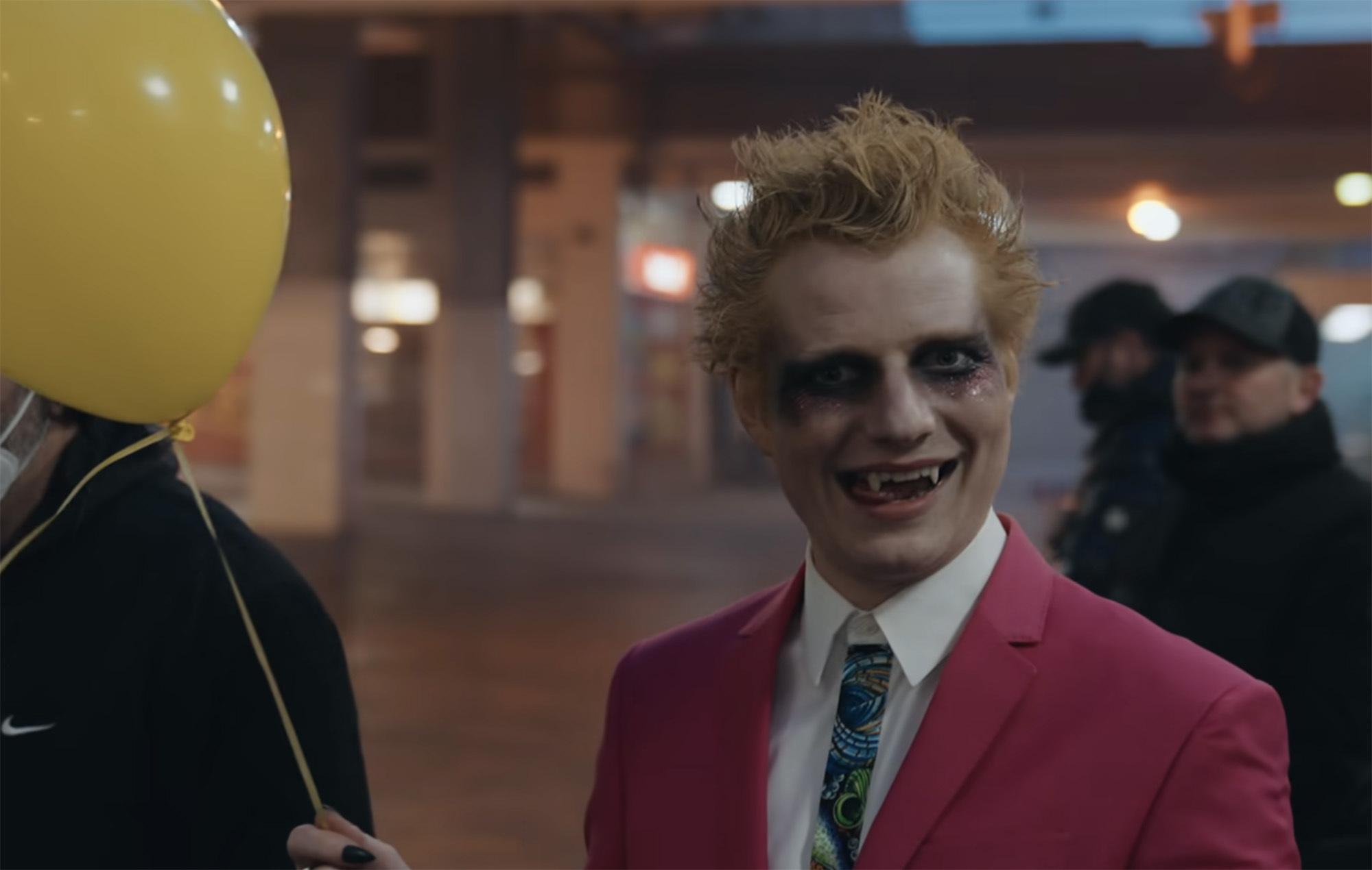2000x1270 Watch Ed Sheeran's Vampire Transformation In The Behind The Scenes Video For 'Bad Habits'