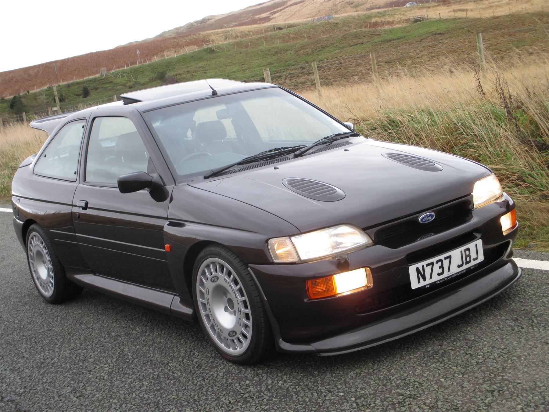 1800x1350 Ford Escort Wallpaper