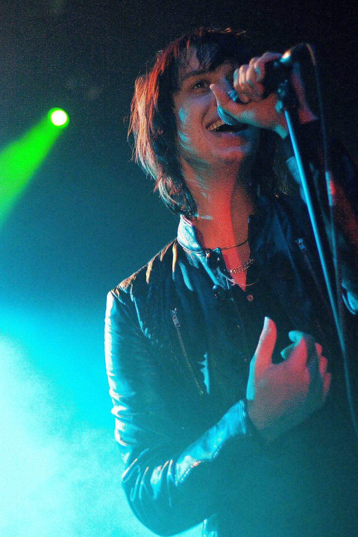 Universo Engarrafado : Photo  The strokes, Julian casablancas, Strokes