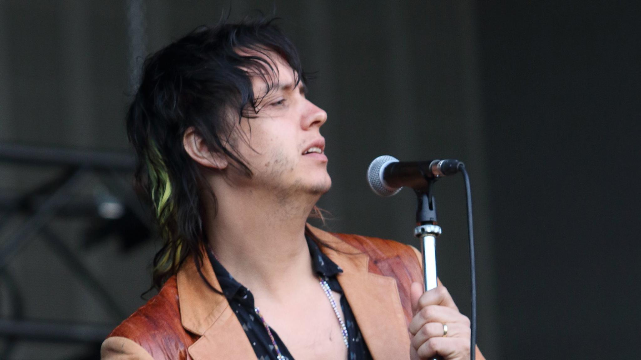 2048x1152 The Strokes, Hyde Park, London