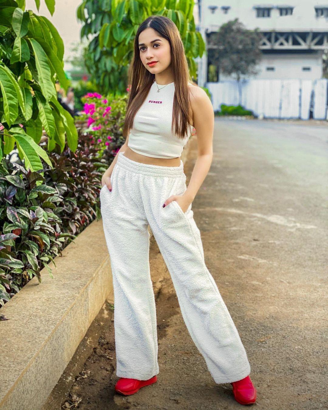 1080x1350 Jannat Zubair Rahmani HD Wallpaper & Photo Free Download