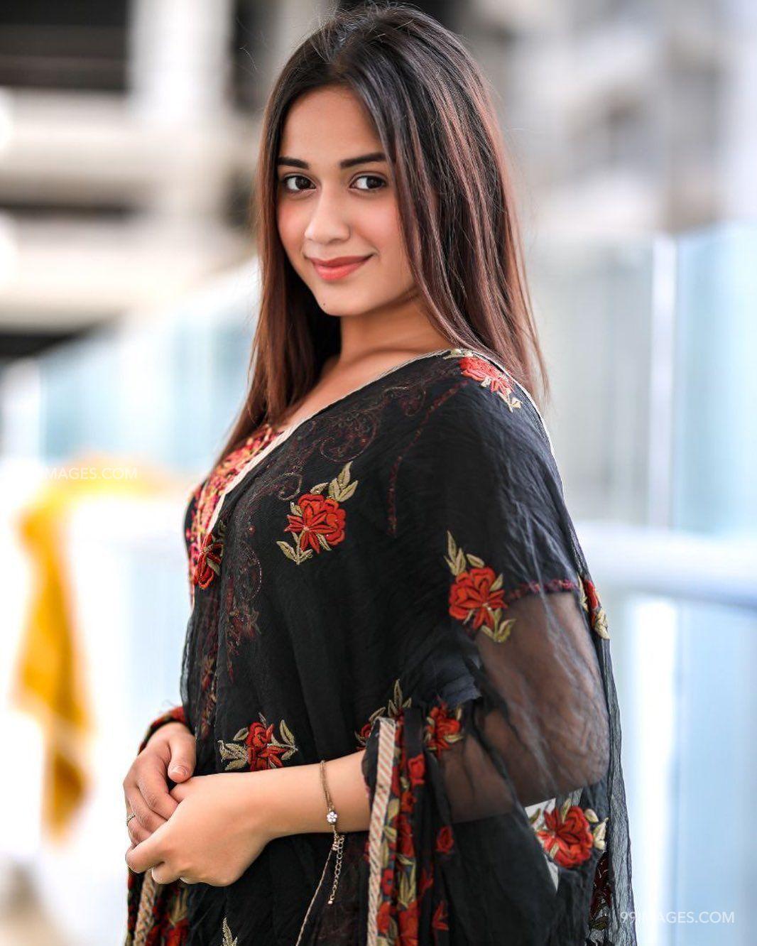 1066x1332 Jannat Zubair Rahmani HD Wallpaper (Desktop Background / Android / iPhone) (1080p, 4k) (1066x1332) (2021)
