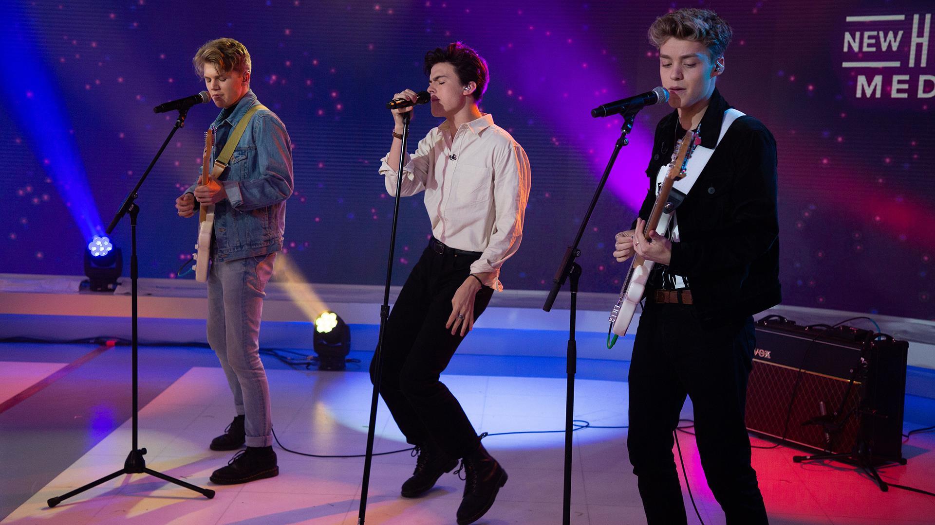 1920x1080 Meet New Hope Club, Elvis Duran's latest 'Artist of the Month'