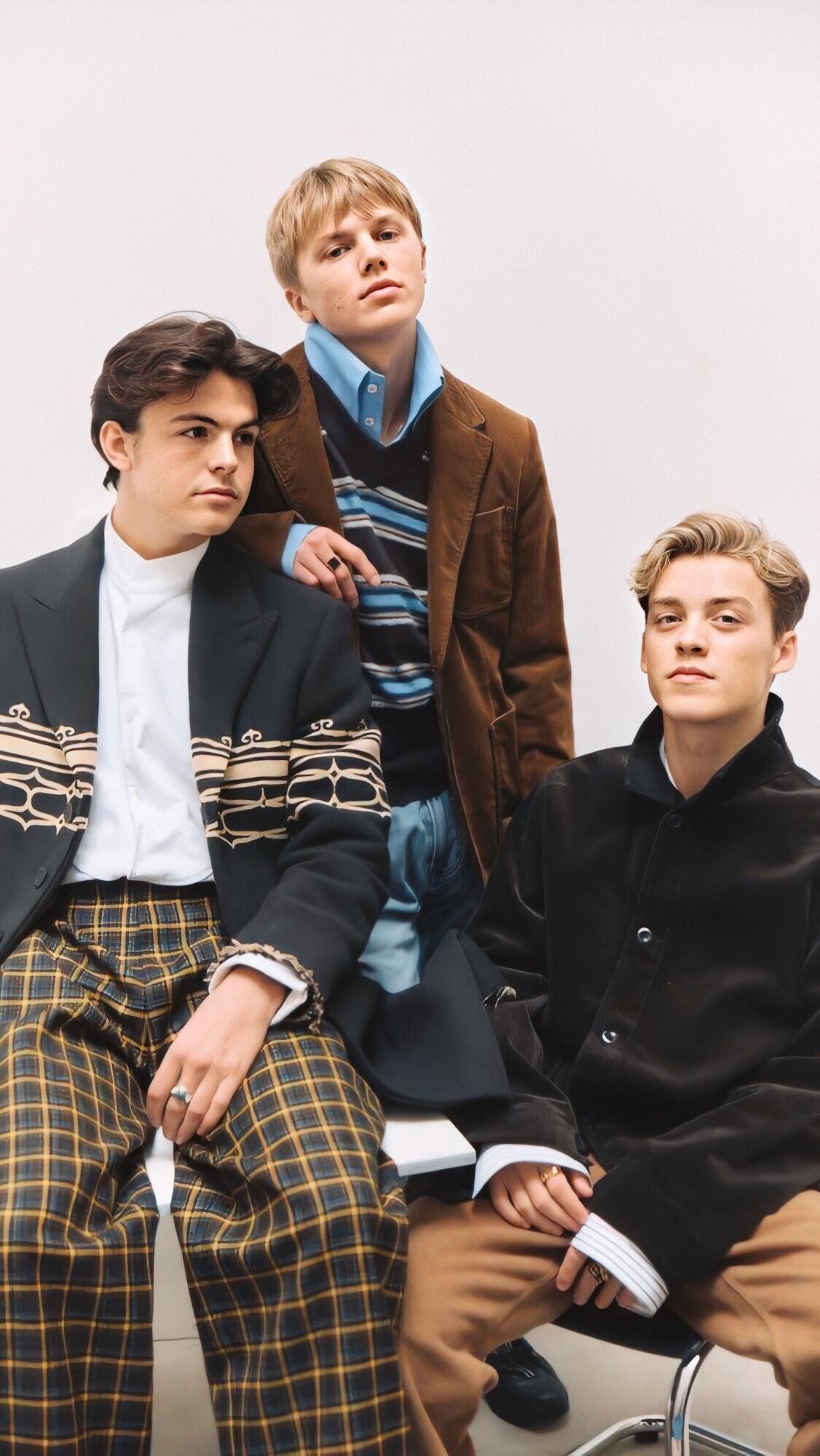 1126x2000 new hope club wallpaper
