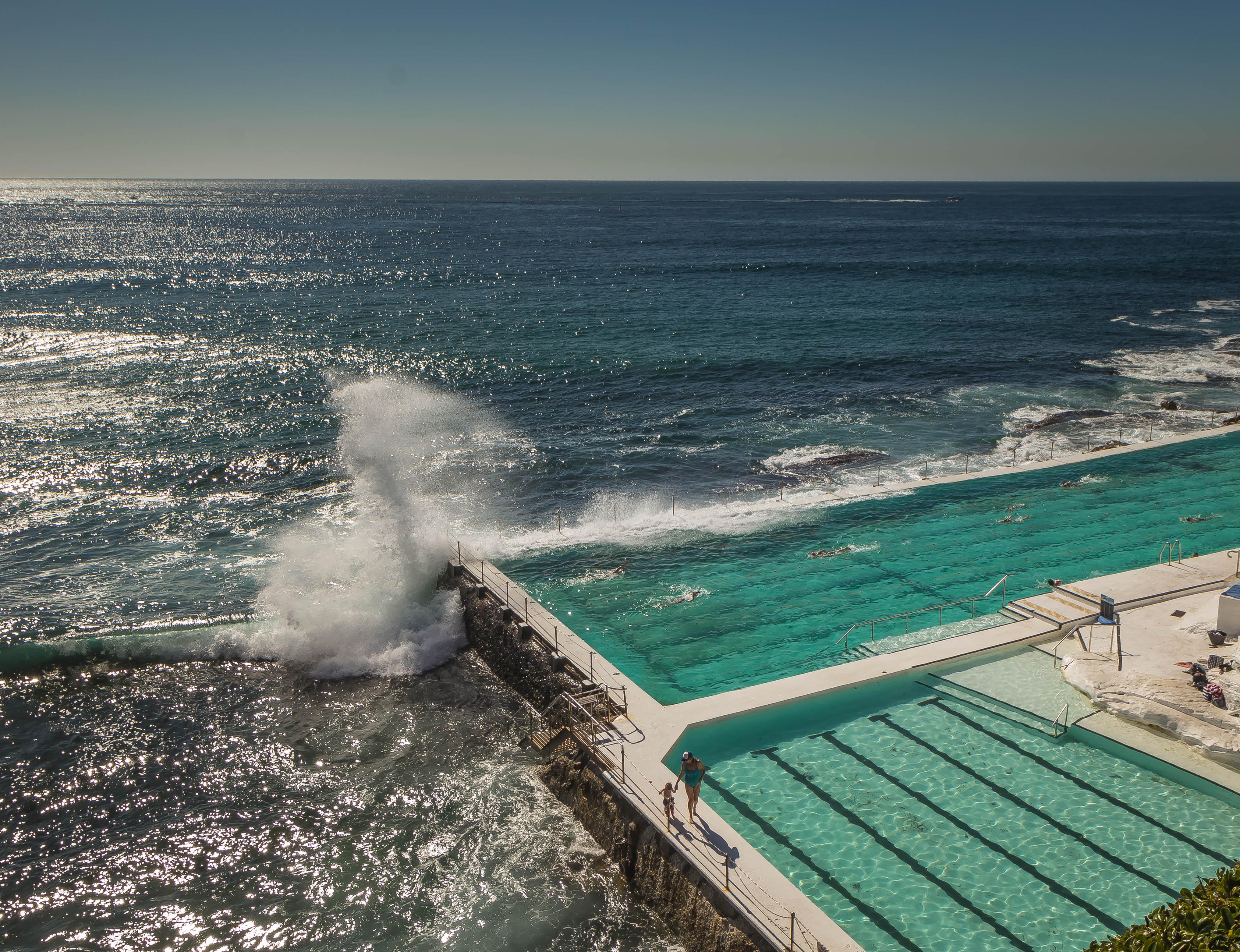 4070x3125 Bondi Beach iPhone Wallpaper