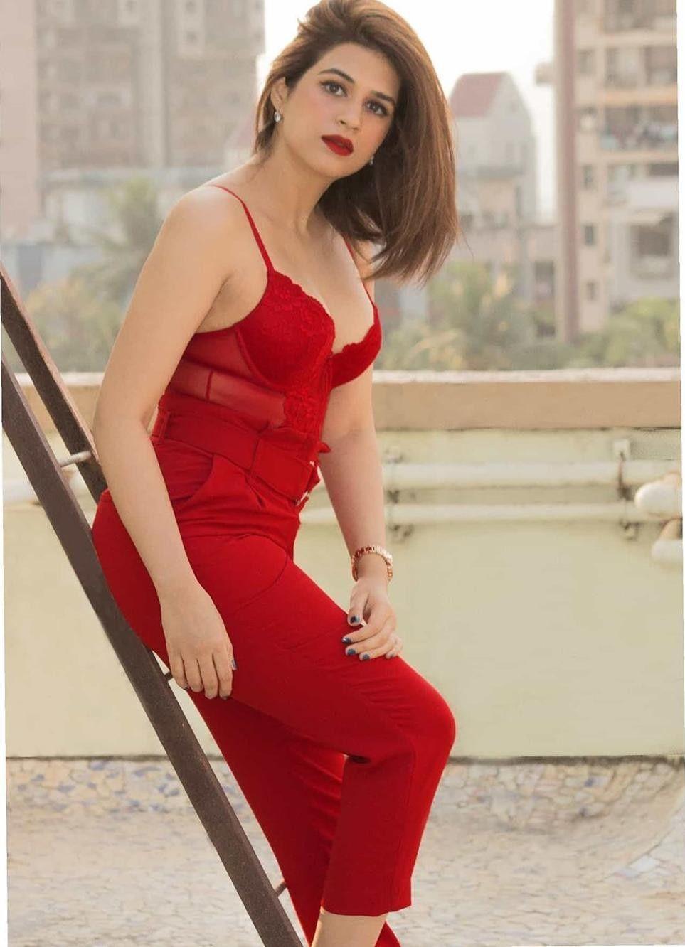 963x1332 Shraddha Das HD Wallpaper (Desktop Background / Android / iPhone) (1080p, 4k) (963x1332) (2021)