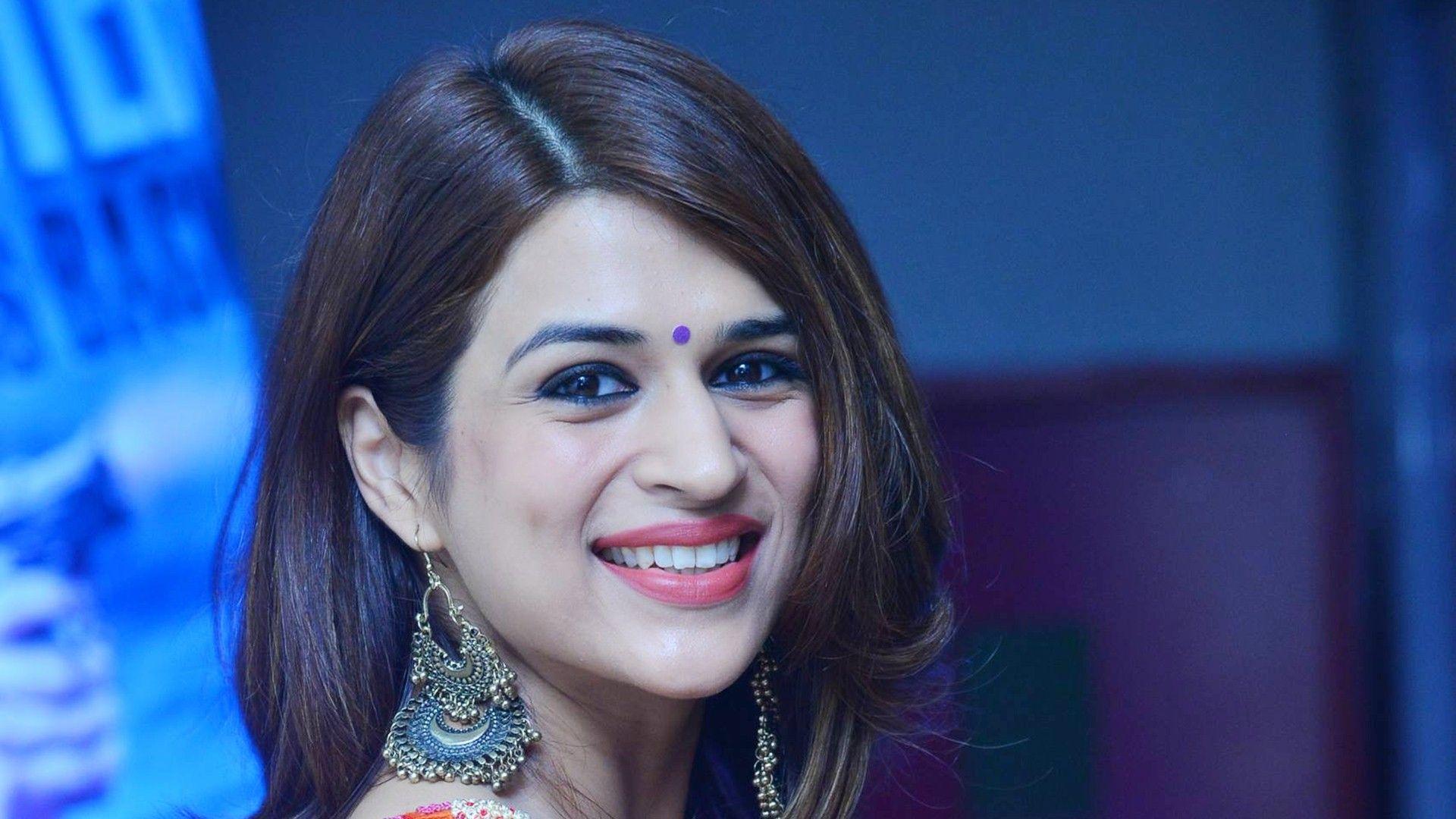1920x1080 Shraddha Das Wallpaper