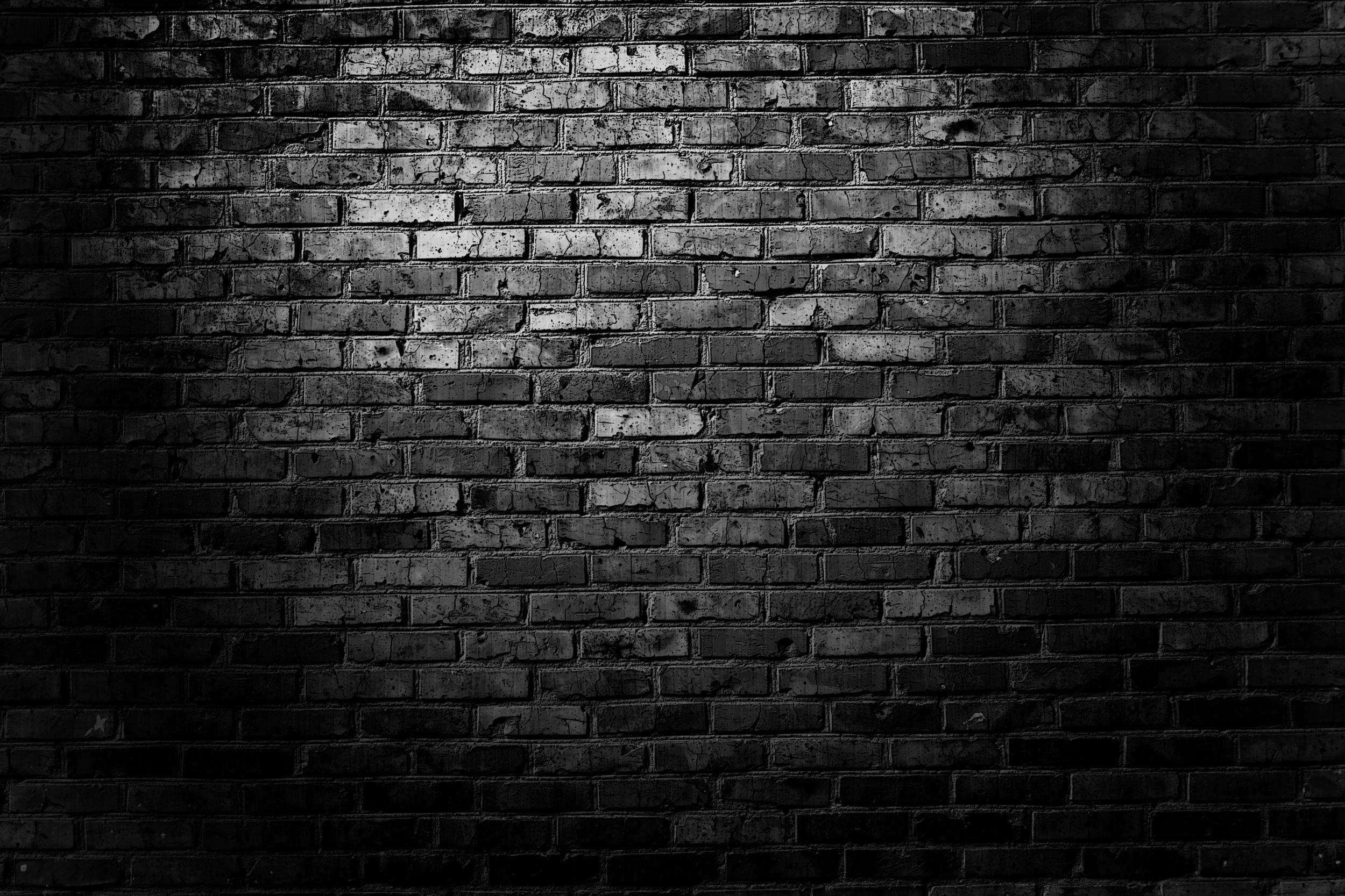 2500x1667 Old grunge brick wall background
