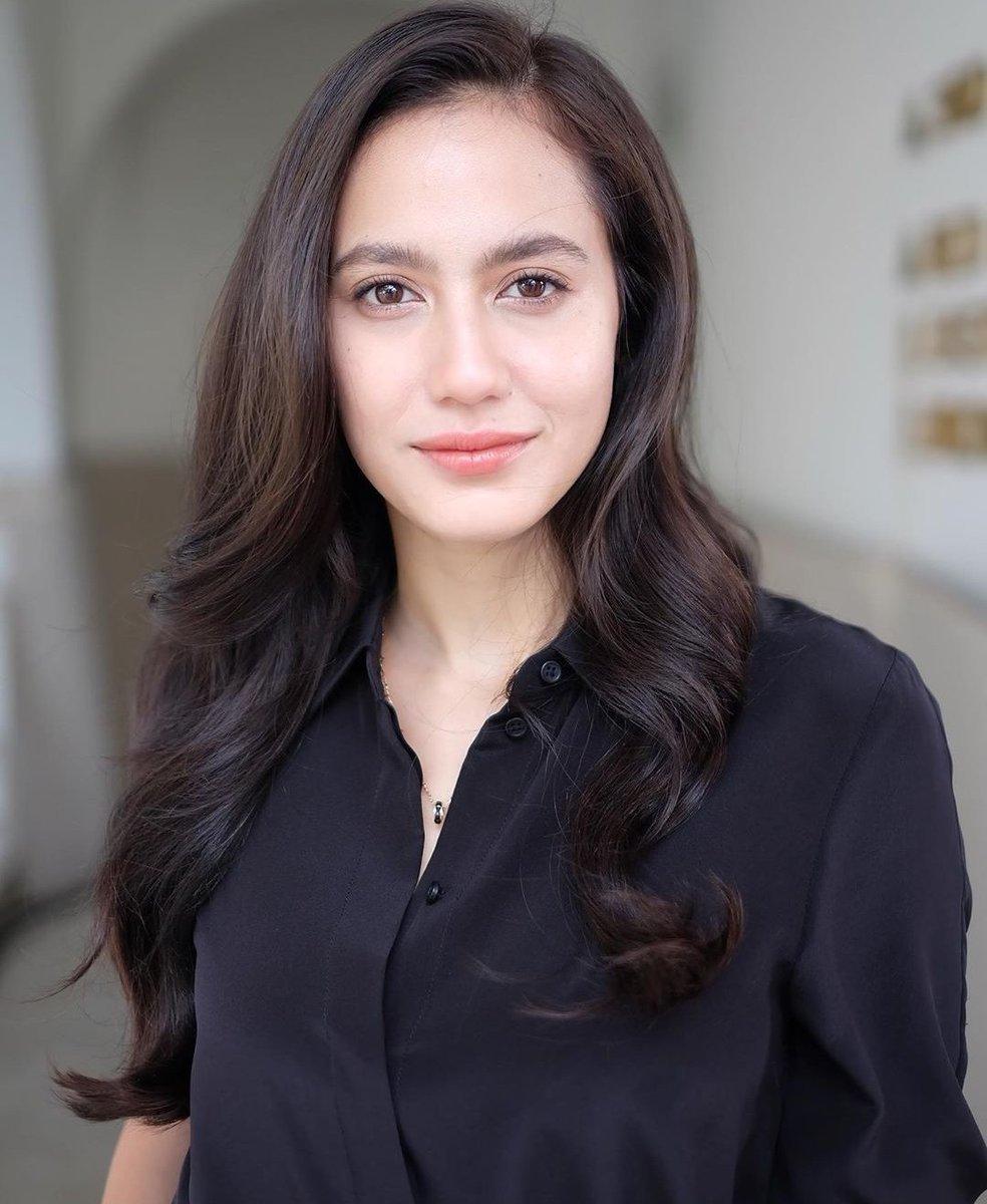 984x1200 Park Boo Young ar Twitter: “5. PEVITA PEARCE sebagai SRI ASIH ”