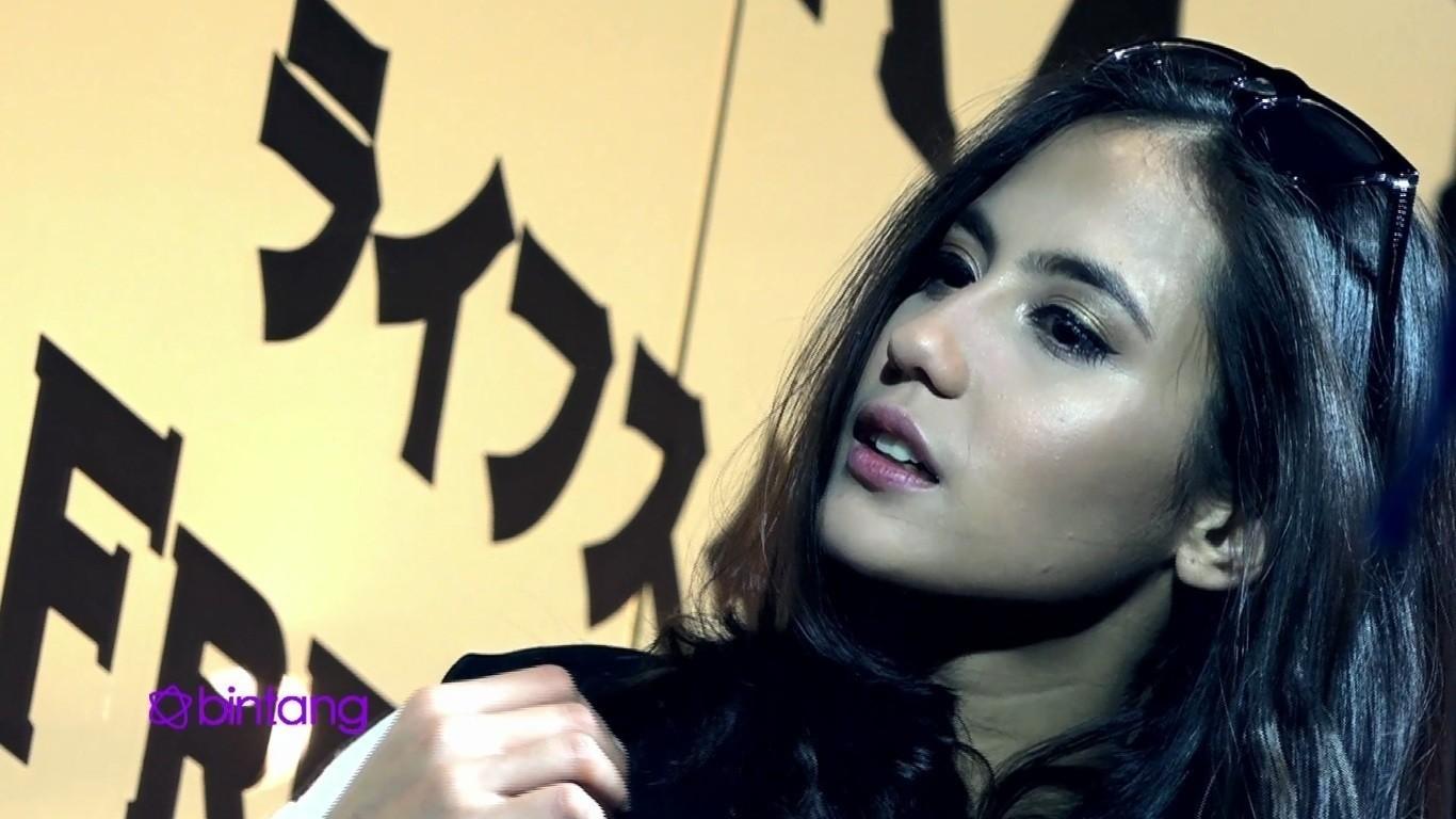 1366x768 Streaming Isyarat Pevita Pearce untuk Calon Suami