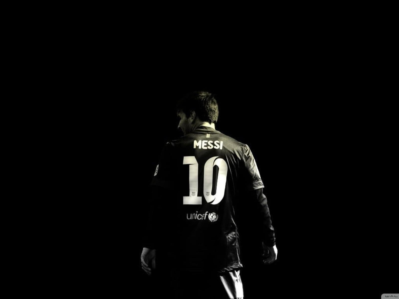 1600x1200 Wallpaper Lionel Messi, Copy Space, Black Background • Wallpaper For You HD Wallpaper For Desktop & Mobile