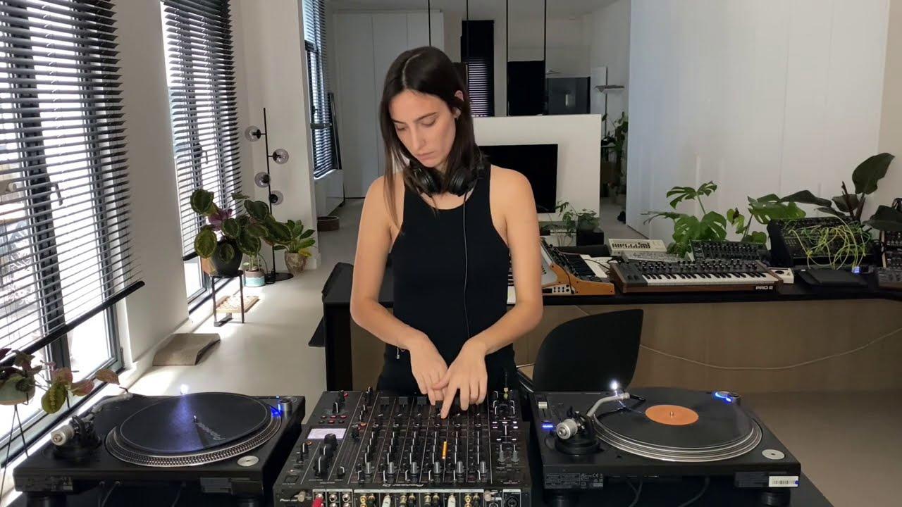 1280x720 AMELIE LENS