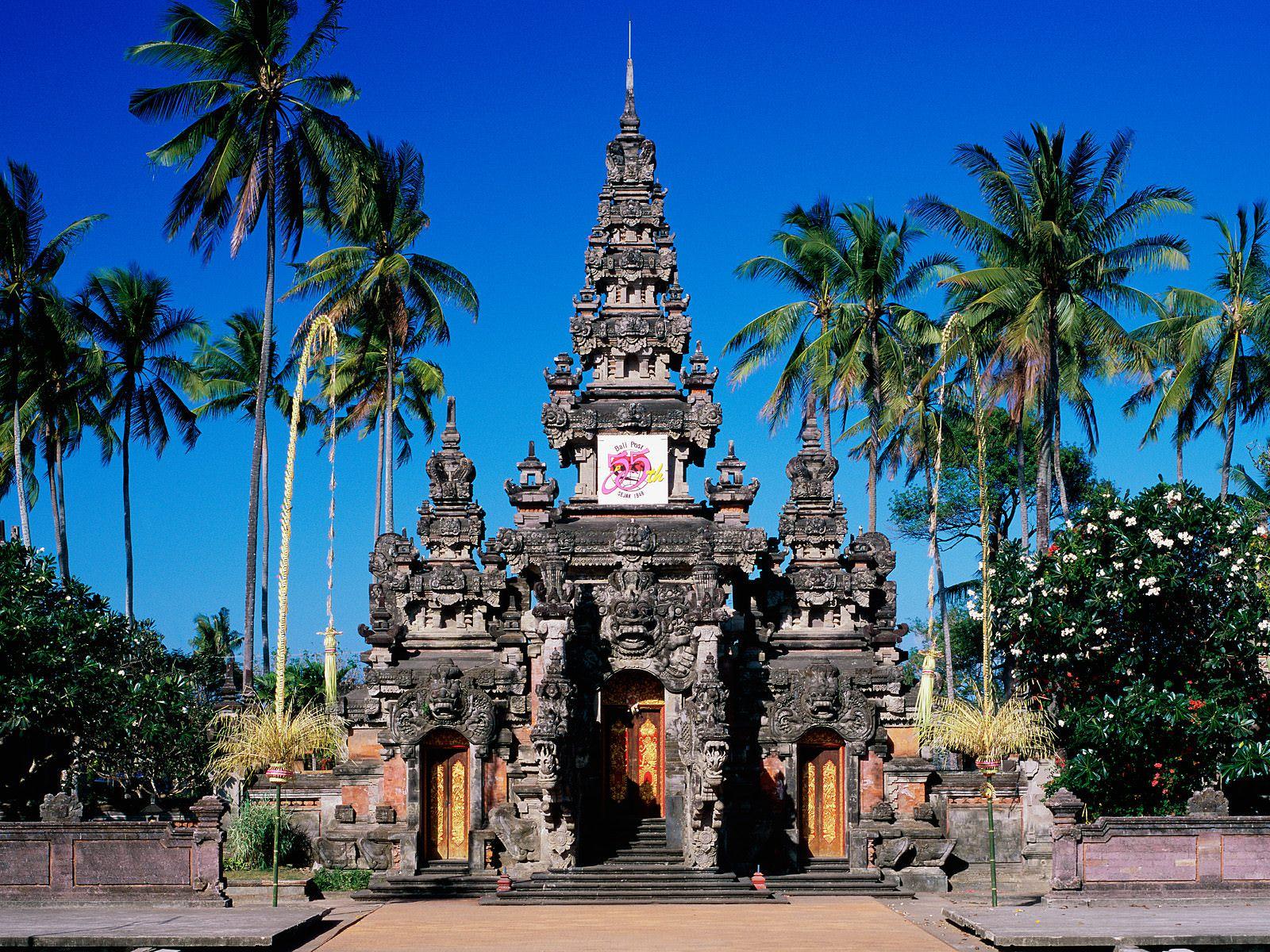 1600x1200 Art Center / Bali / Indonesia wallpaper and image
