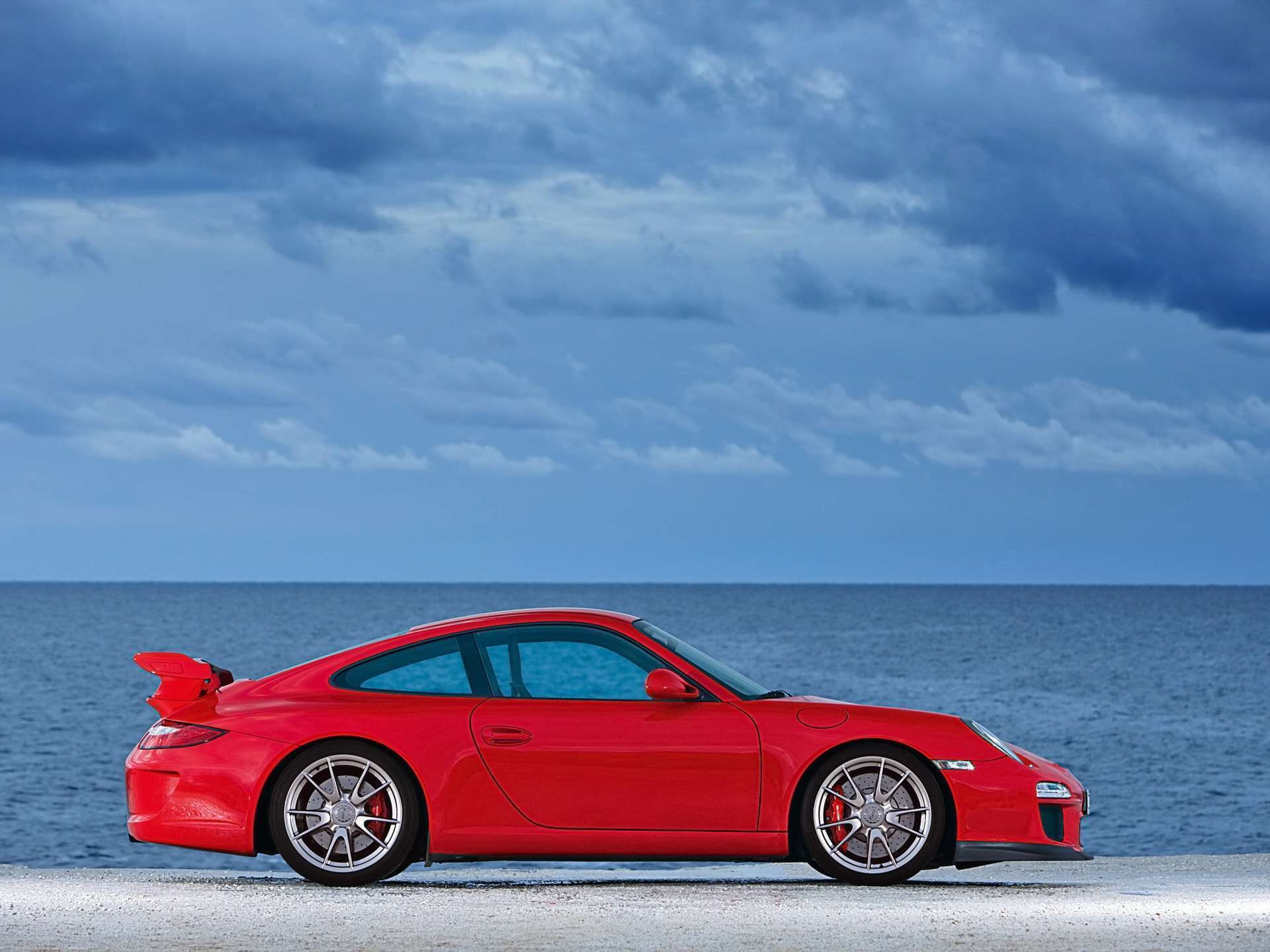 1920x1440 Car In Beach Wallpaper