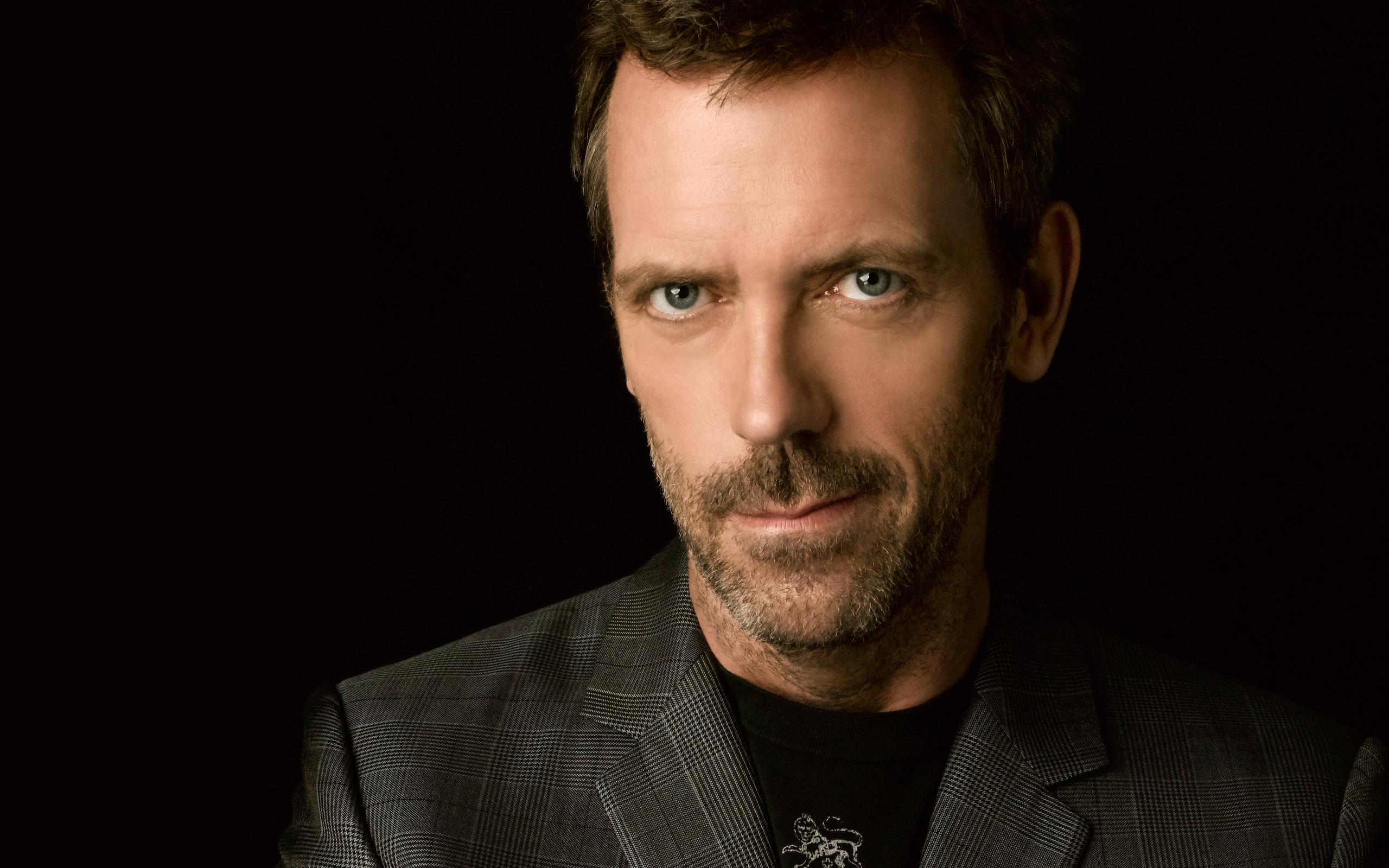 2560x1600 Hugh Laurie Wallpaper