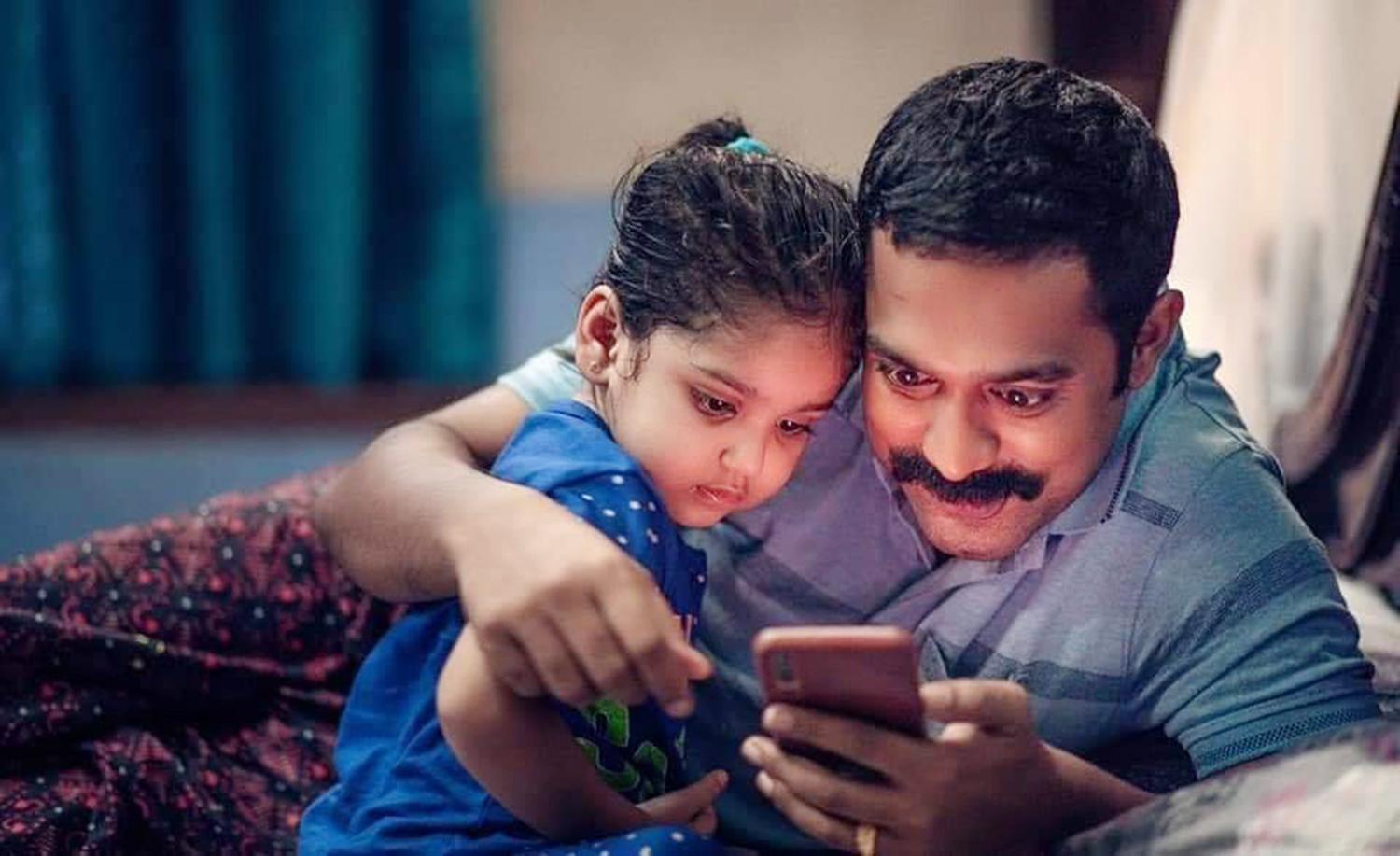1500x917 Kettiyolaanu Ente Malakha: Asif Ali is splendid in this highly relevant film!