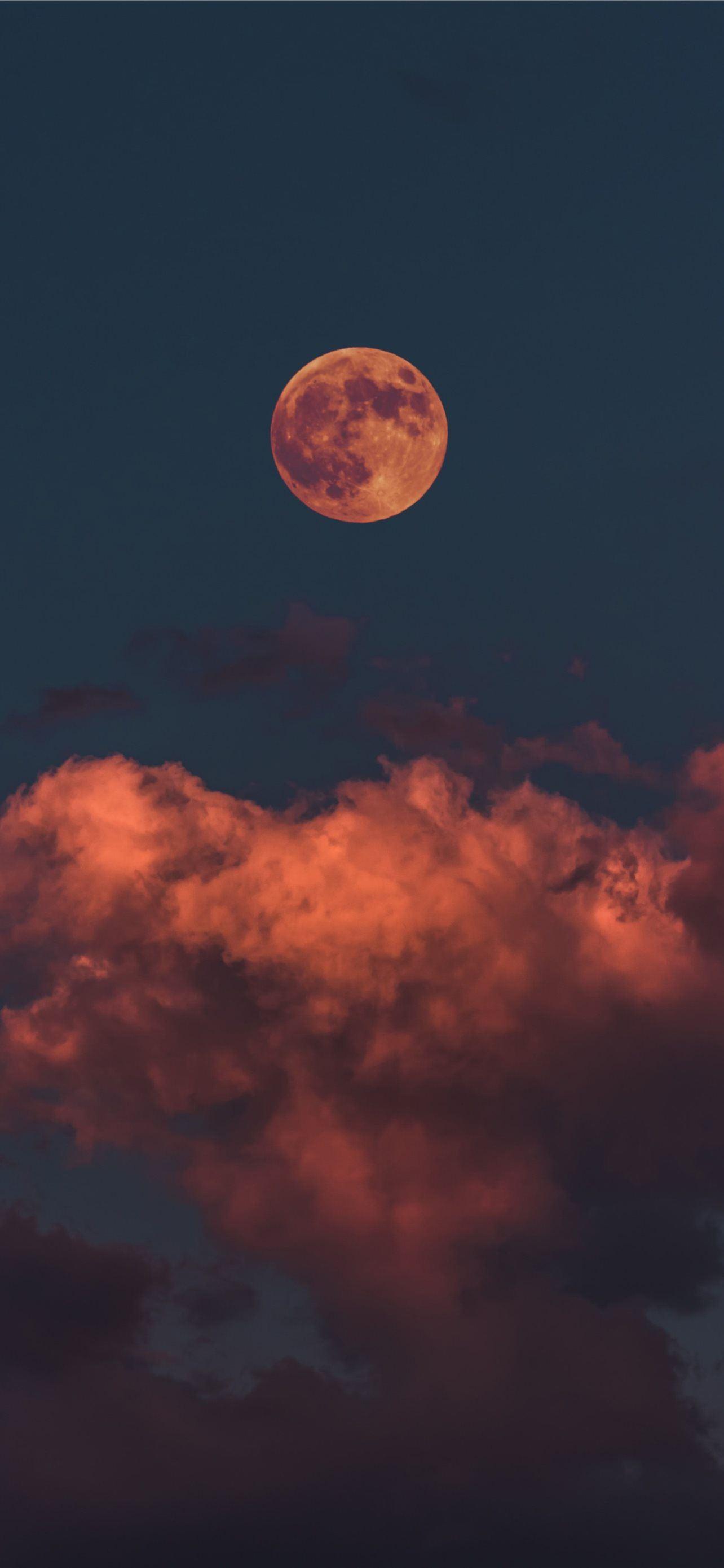 1284x2778 gibbous moon iPhone Wallpaper Free Download