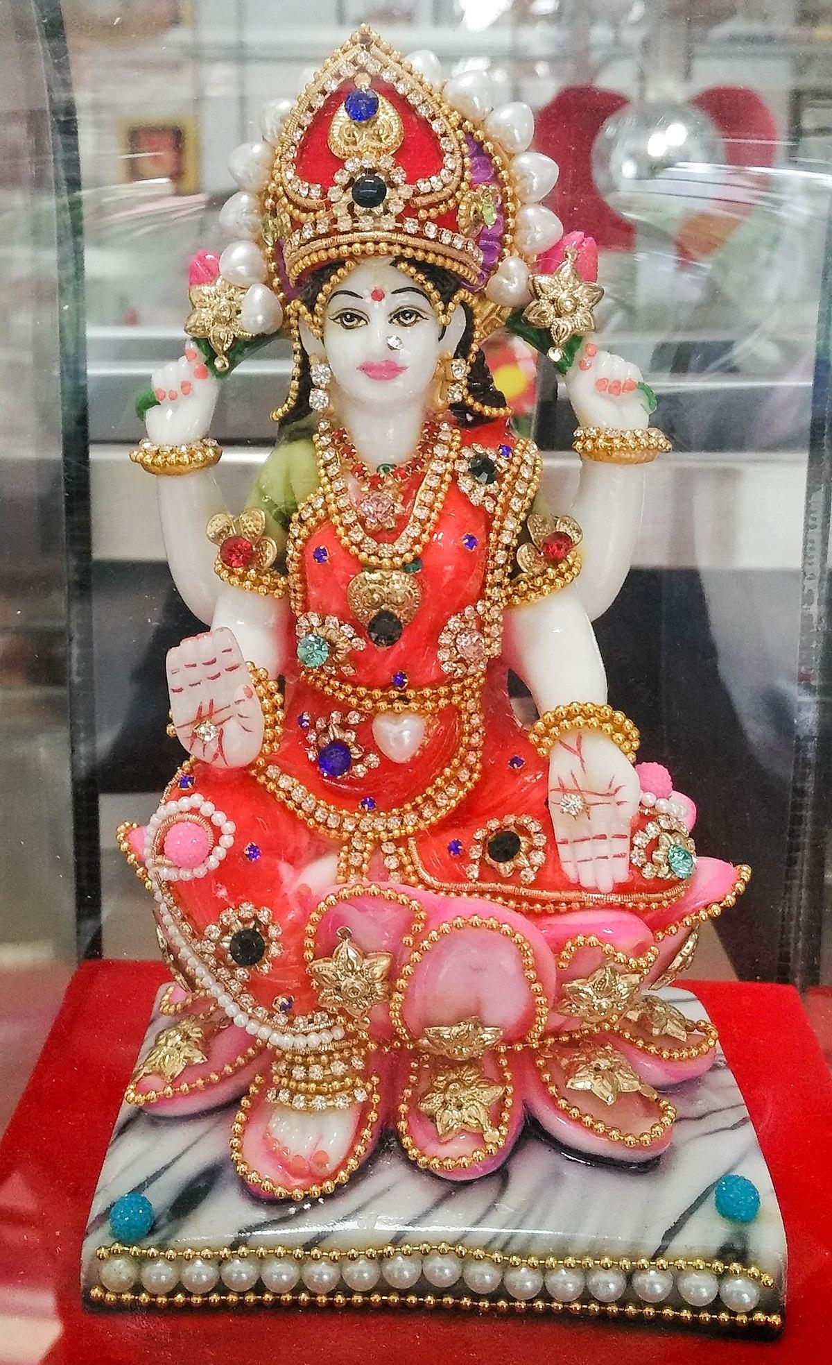 1200x1967 God Lakshmi Photo statuette of Goddess Lakshmi, the Hindu Goddess of