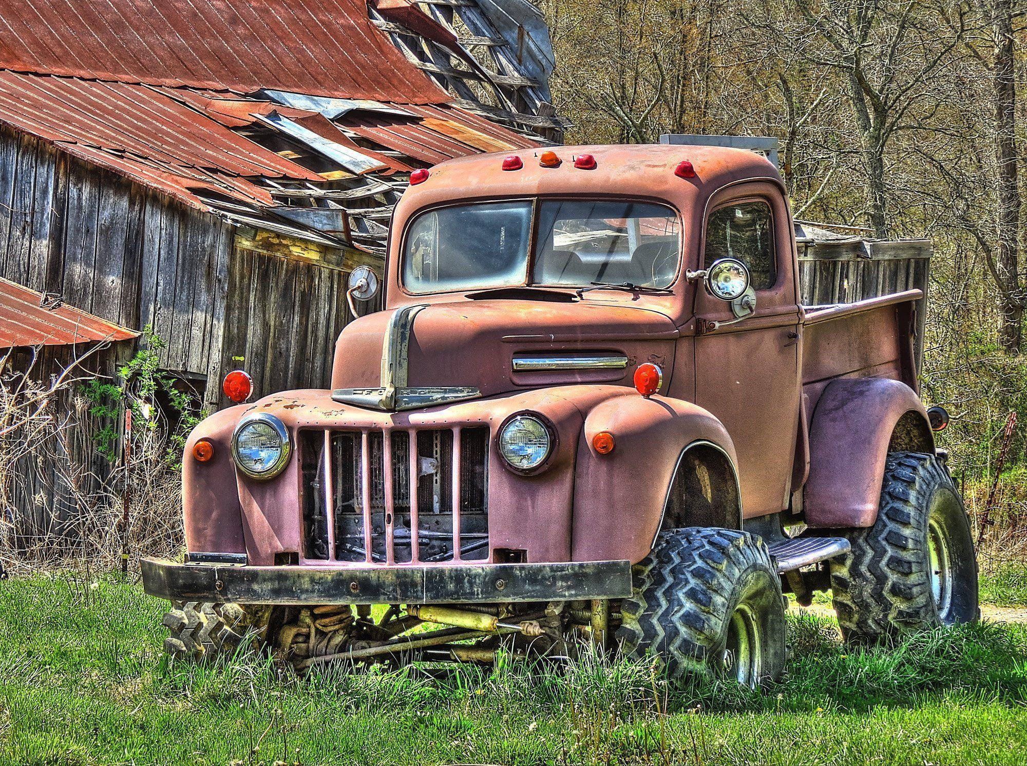 2000x1492 Vintage Truck Wallpaper