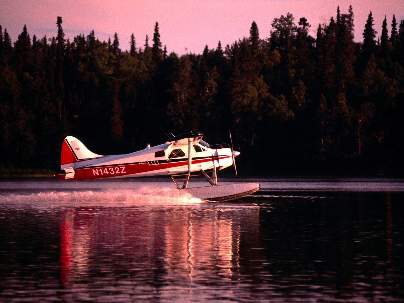 1600x1200 Go For Takeoff Dehaviland Beaver Aircraft Lake Hood Alaska Wallpaper : HD Wallpaper. Alaska wallpaper, Float plane, Flying boat