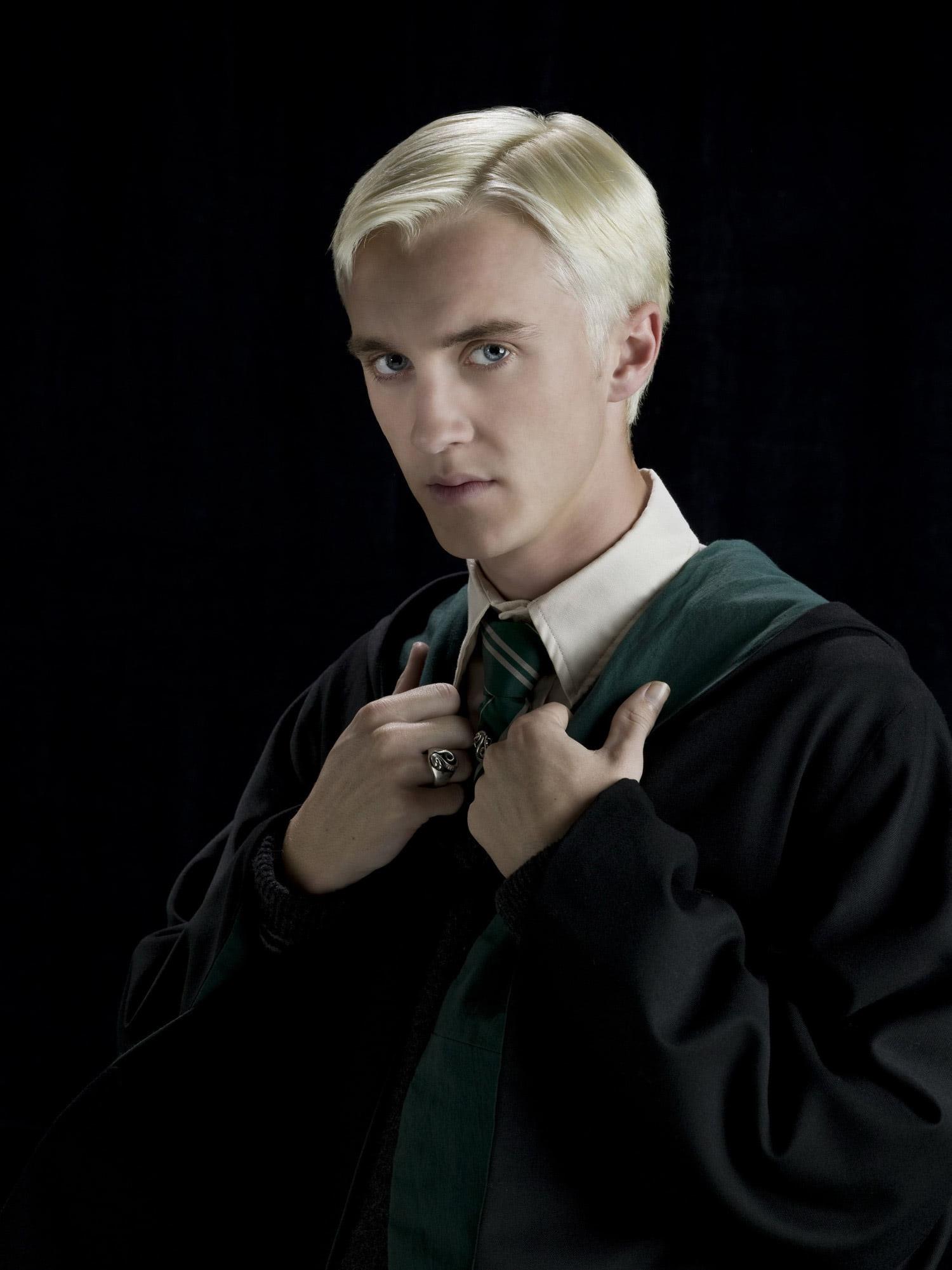 1500x2001 Draco Malfoy Wallpaper